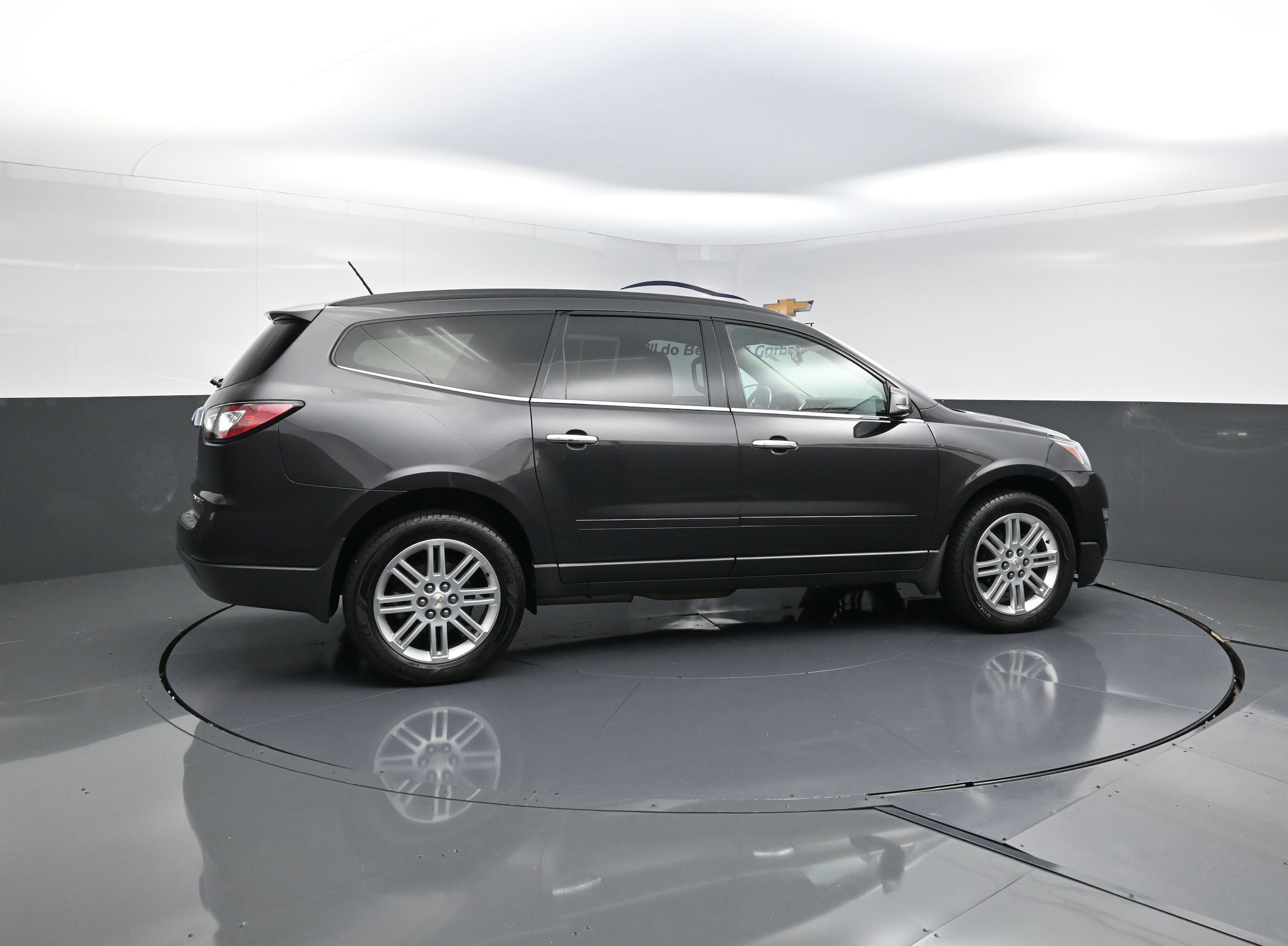 Used 2014 Chevrolet Traverse 1LT with VIN 1GNKVGKD2EJ306550 for sale in Highland, IN