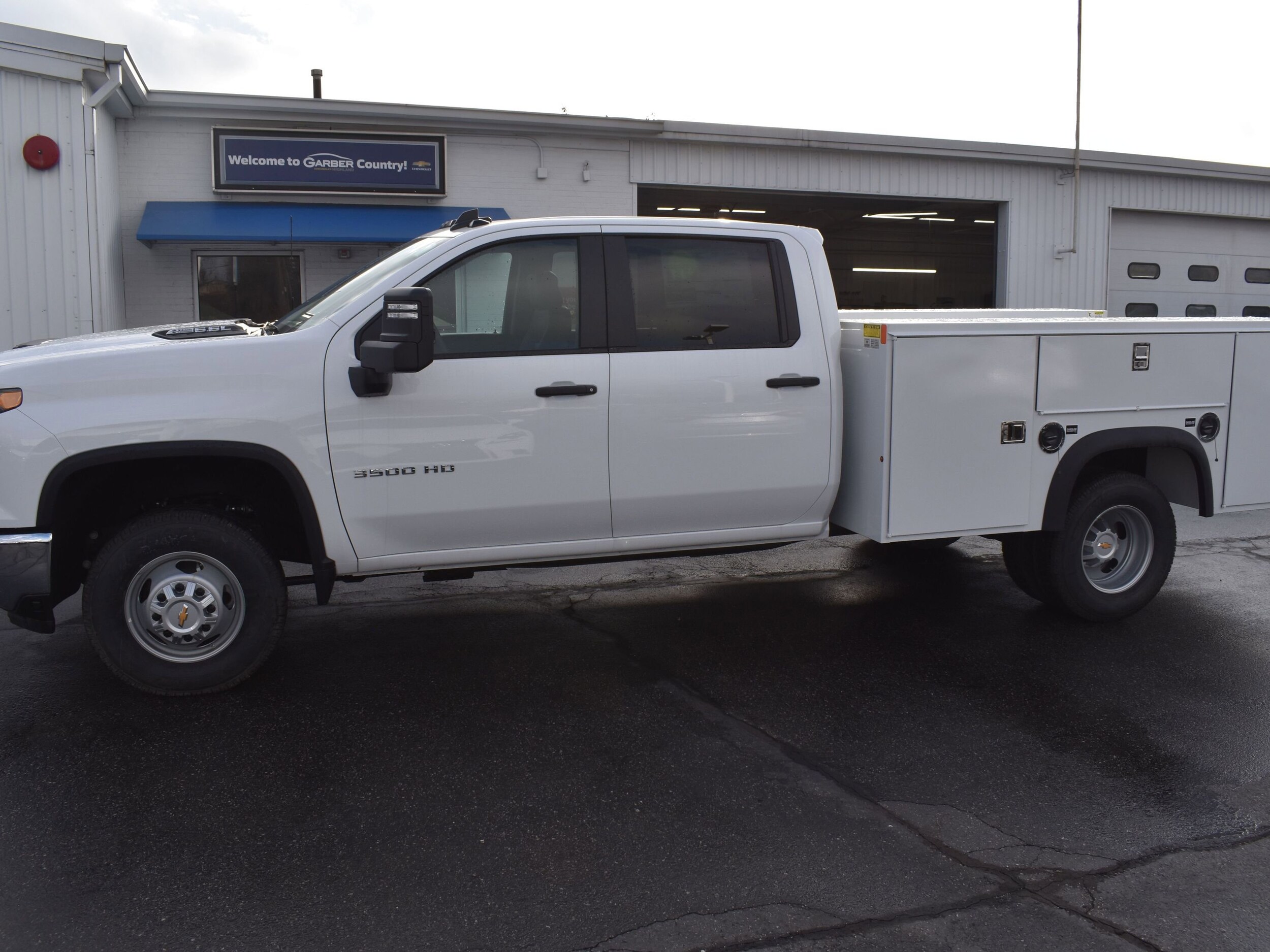 2024 Chevrolet Silverado 3500HD Work Truck photo 4