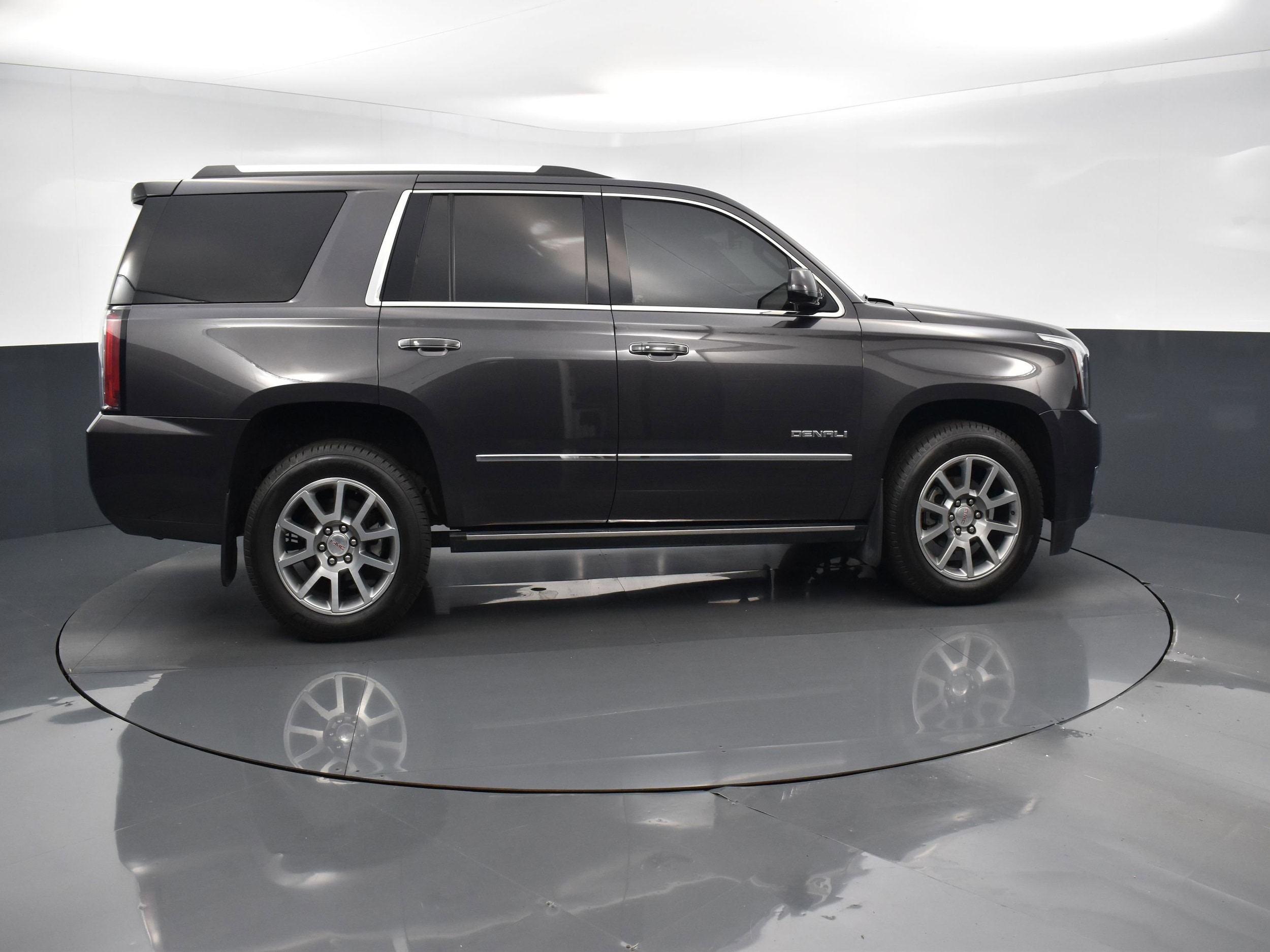 Used 2015 GMC Yukon Denali with VIN 1GKS2CKJ8FR730287 for sale in Highland, IN