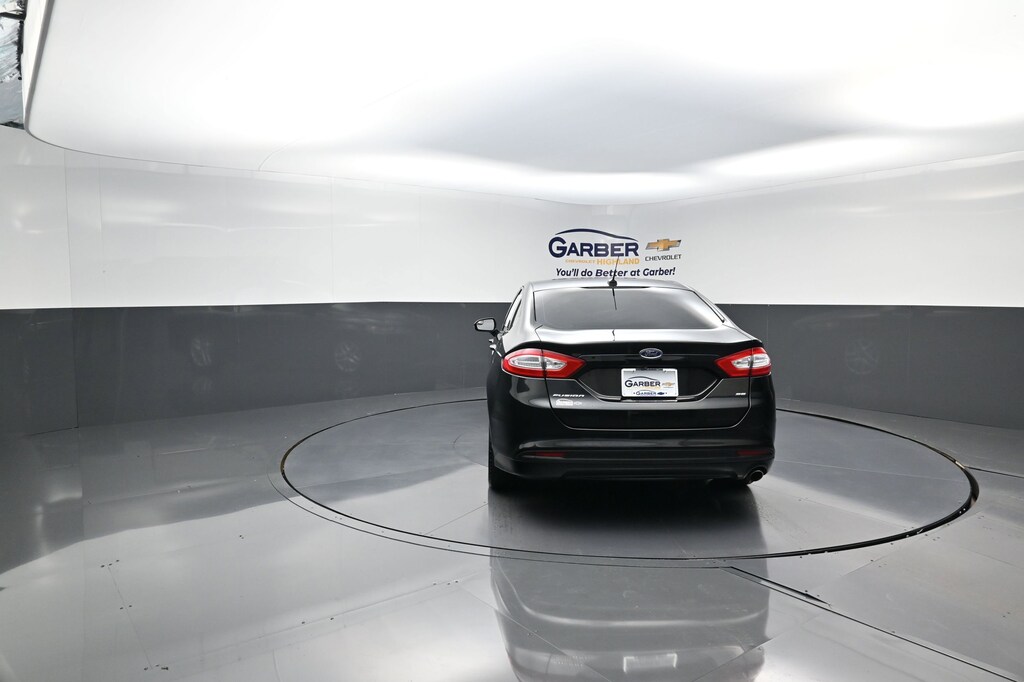 Used 2016 Ford Fusion SE Sedan