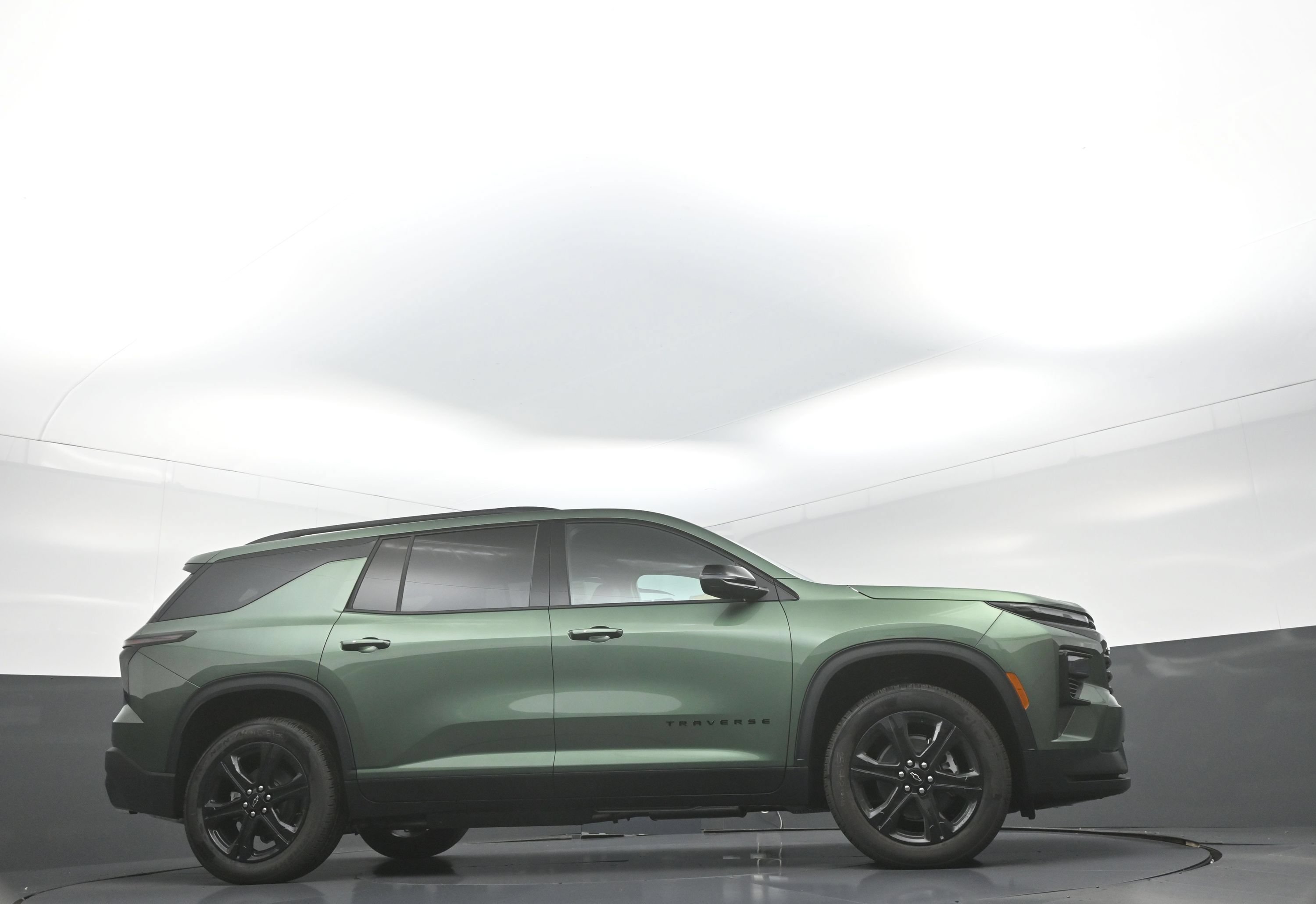 2027 Chevrolet Traverse LT - Photo 9