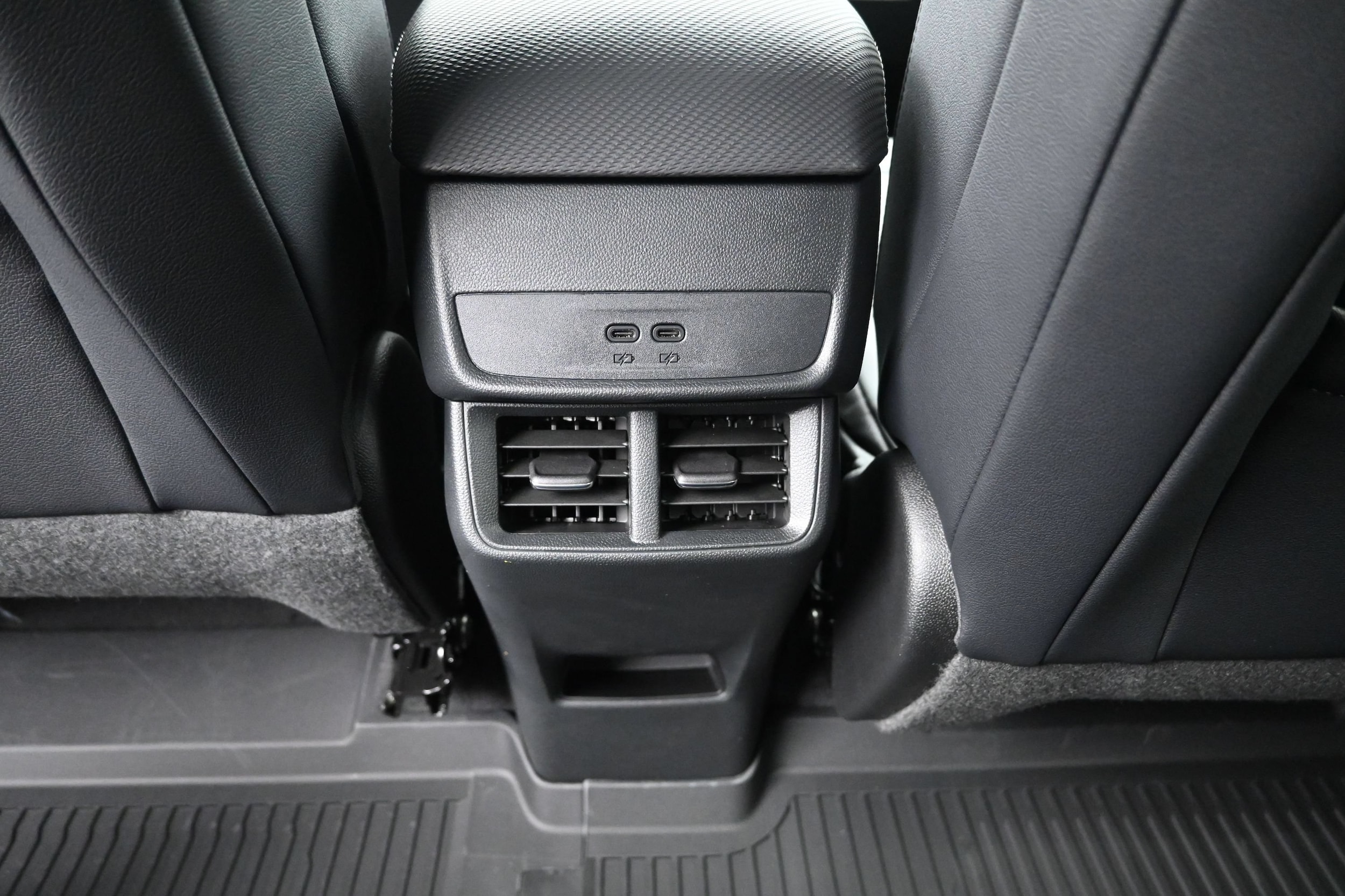 2027 Chevrolet Equinox LT - Photo 48