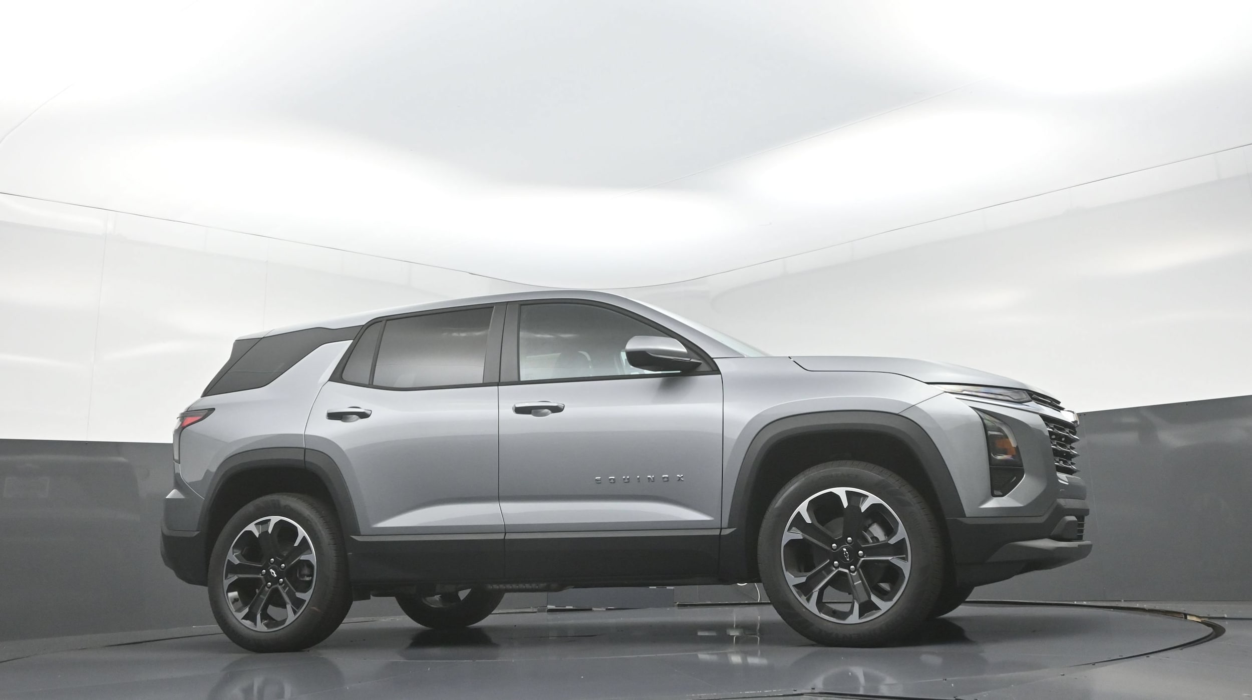 2027 Chevrolet Equinox LT - Photo 9