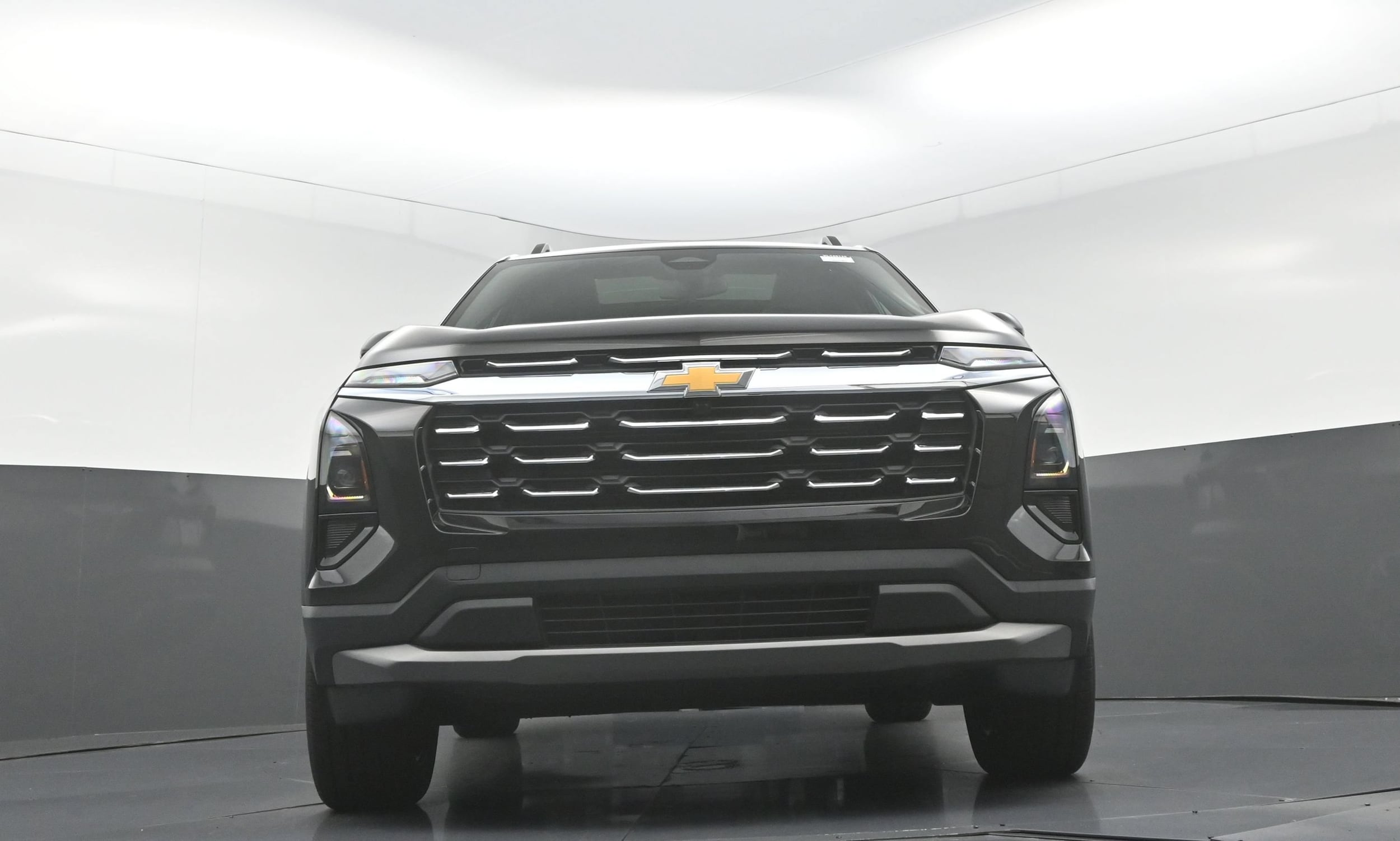 2027 Chevrolet Equinox LT - Photo 10
