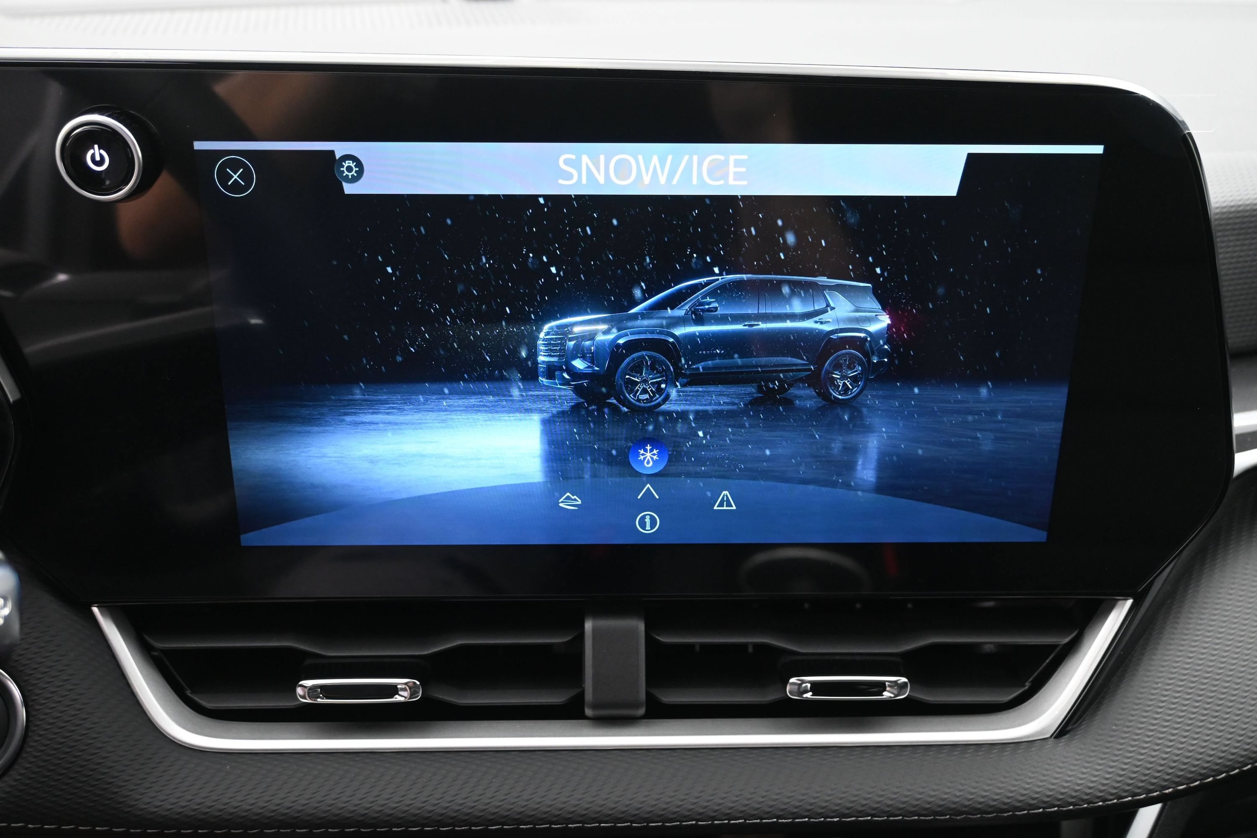 2027 Chevrolet Equinox LT - Photo 38