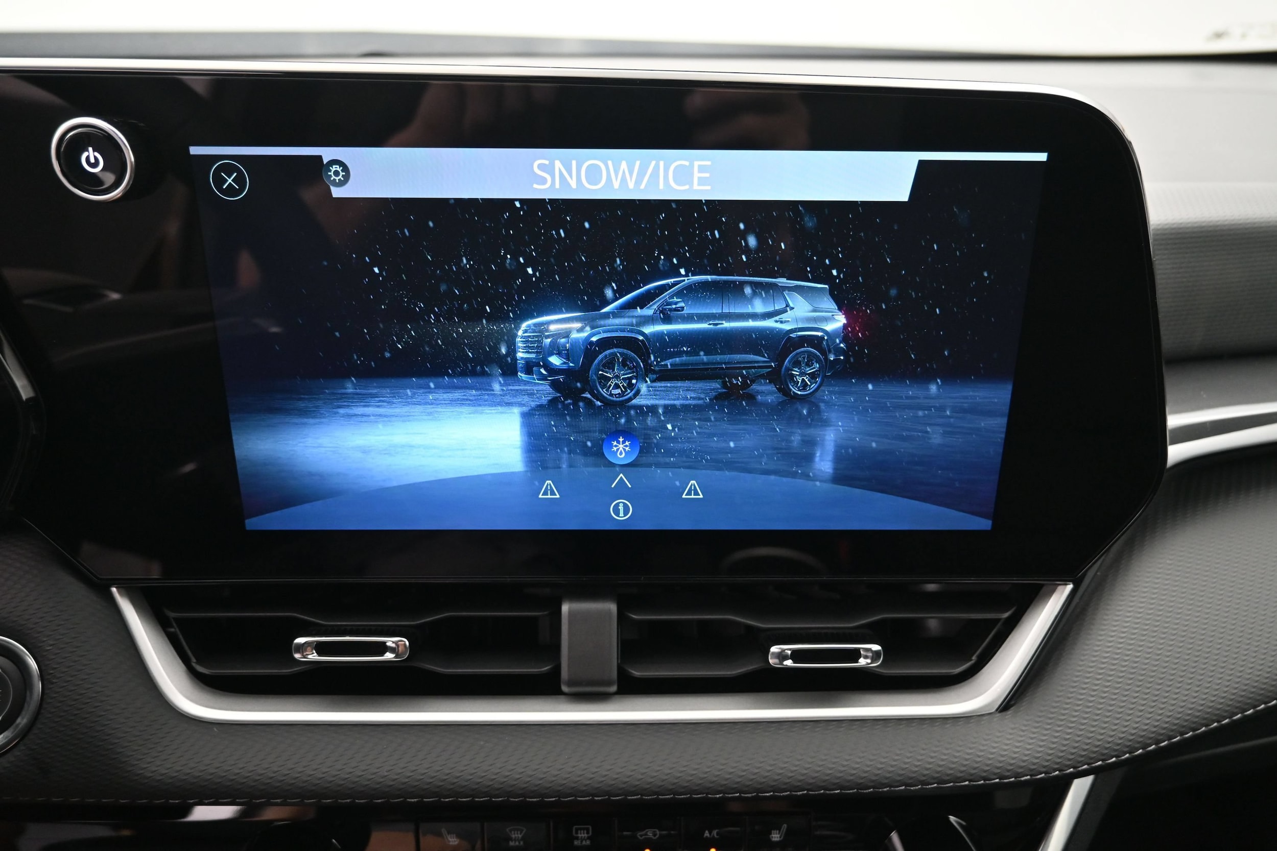 2027 Chevrolet Equinox LT - Photo 36