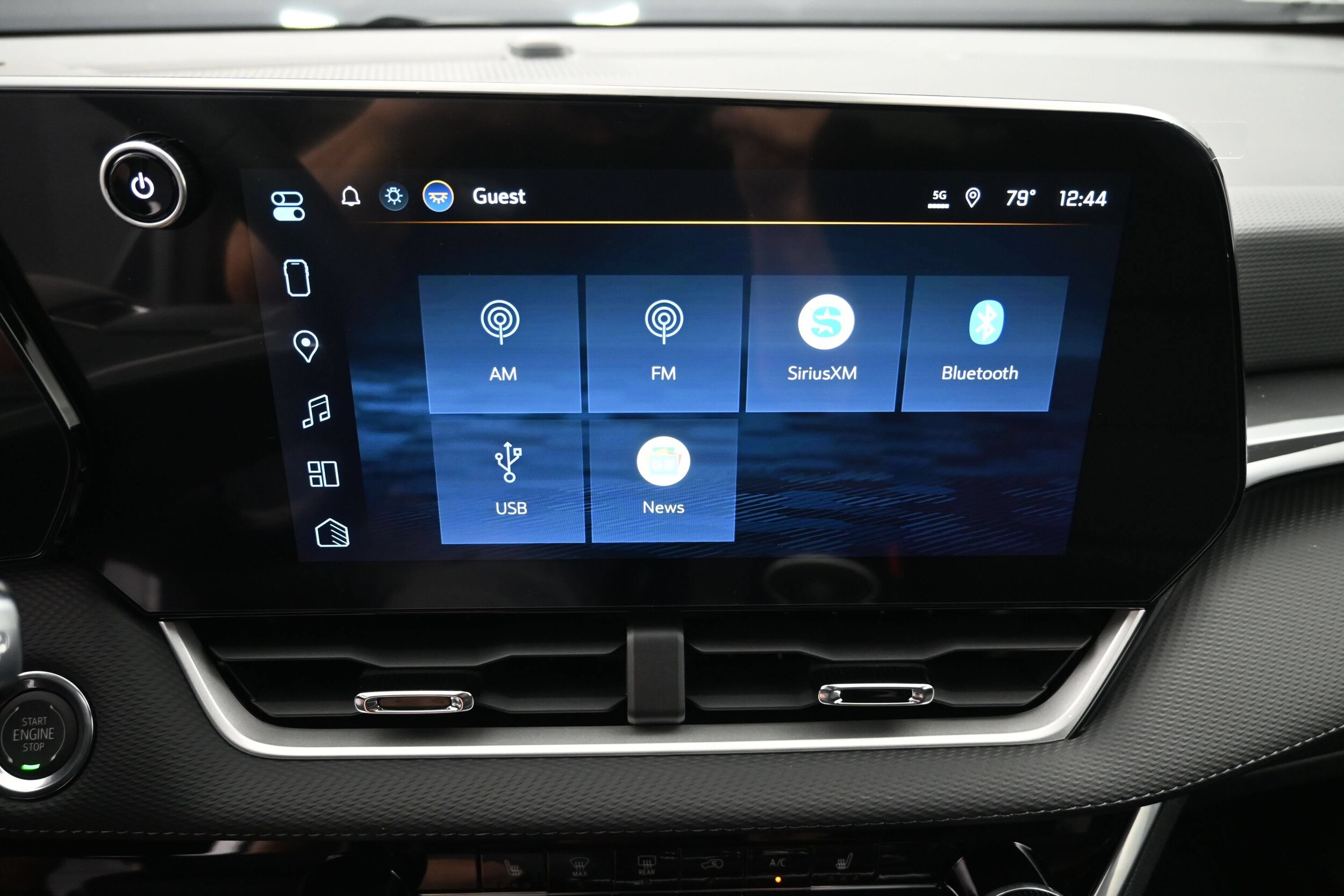 2027 Chevrolet Equinox LT - Photo 32