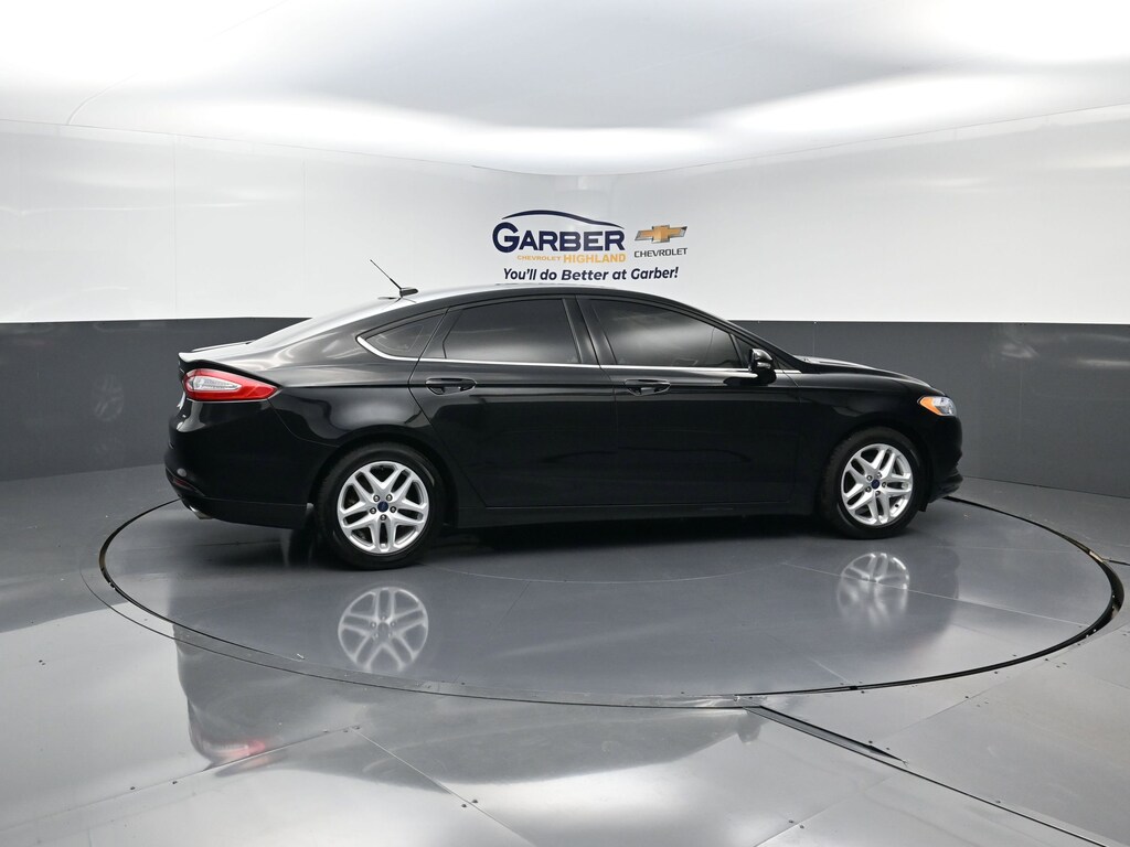 Used 2016 Ford Fusion SE Sedan