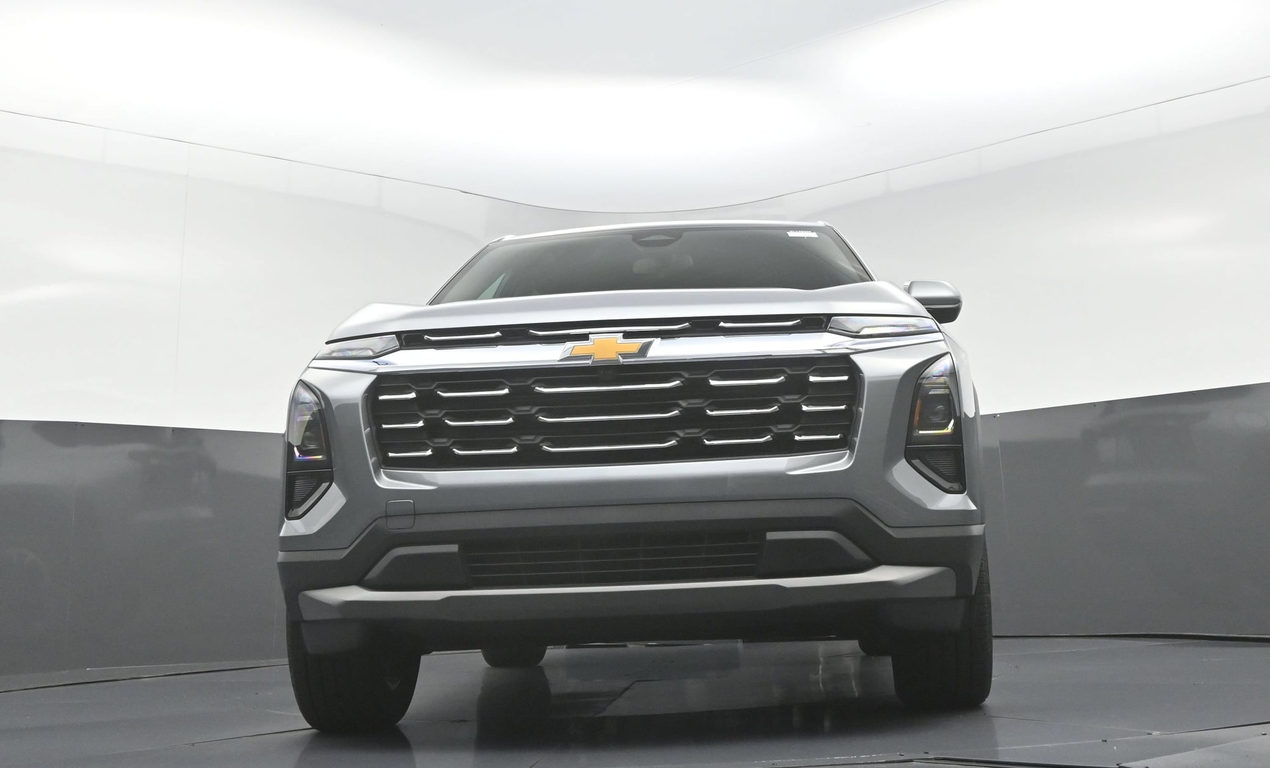 2027 Chevrolet Equinox LT - Photo 10