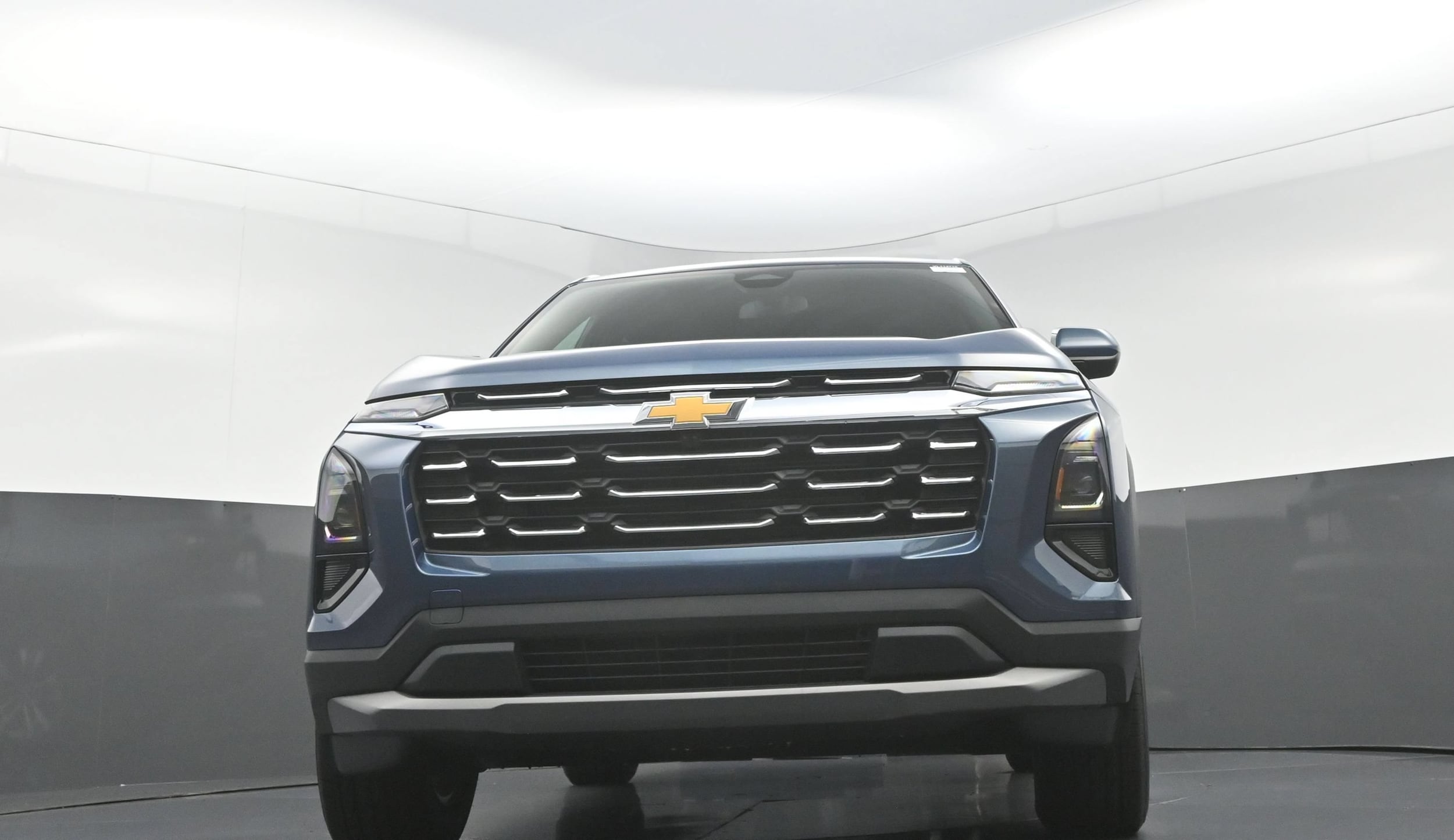 2027 Chevrolet Equinox LT - Photo 10