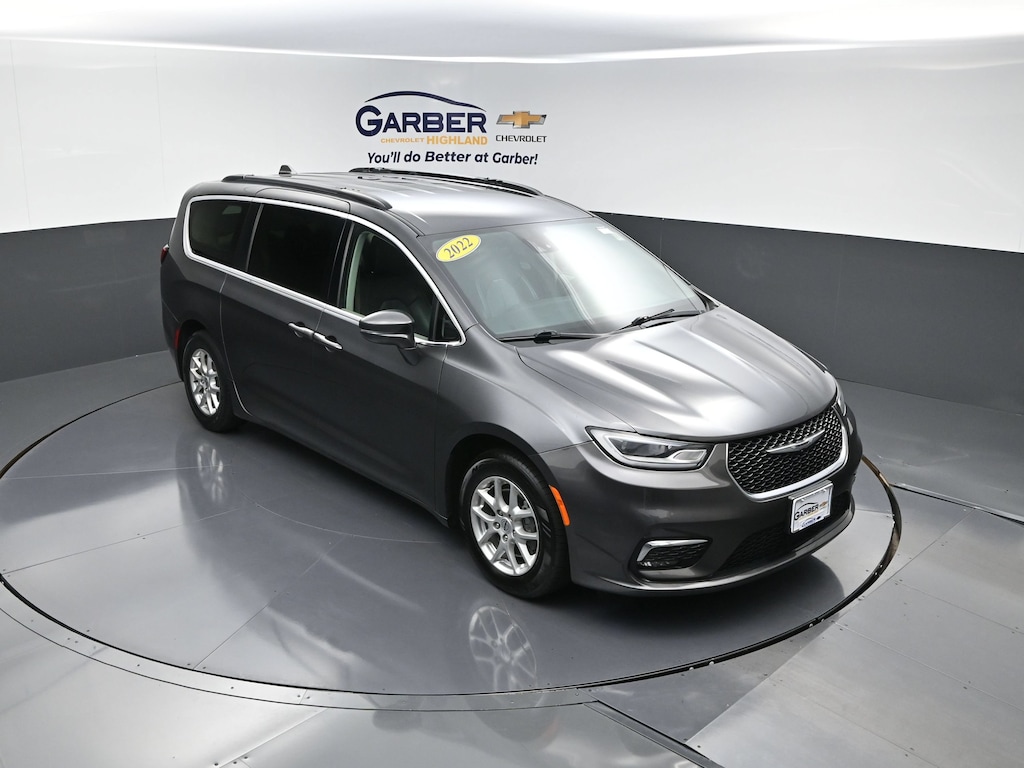 Used 2022 Chrysler Pacifica Touring L Van Passenger Van