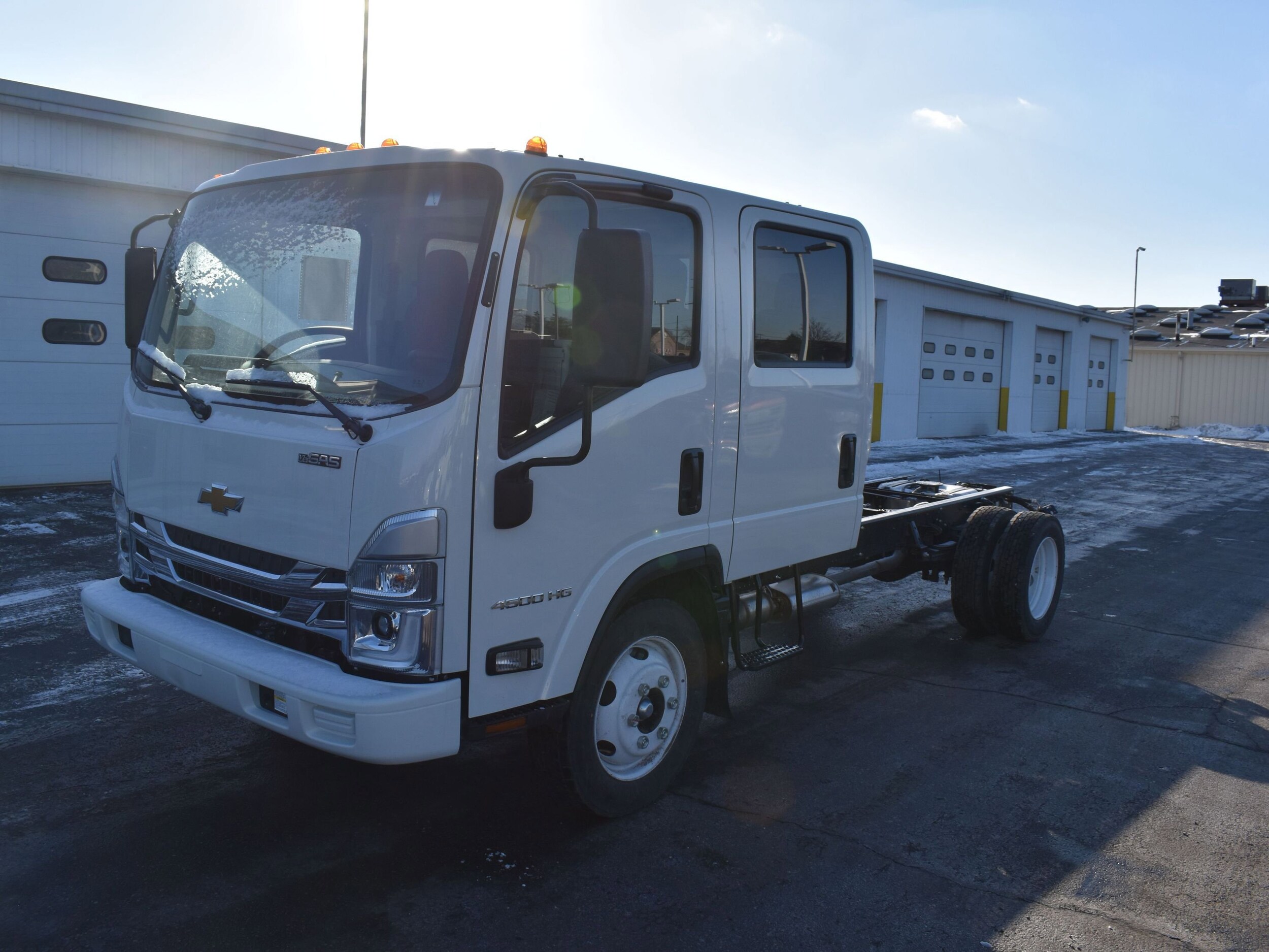 2025 Chevrolet Silverado 4500HD photo 3