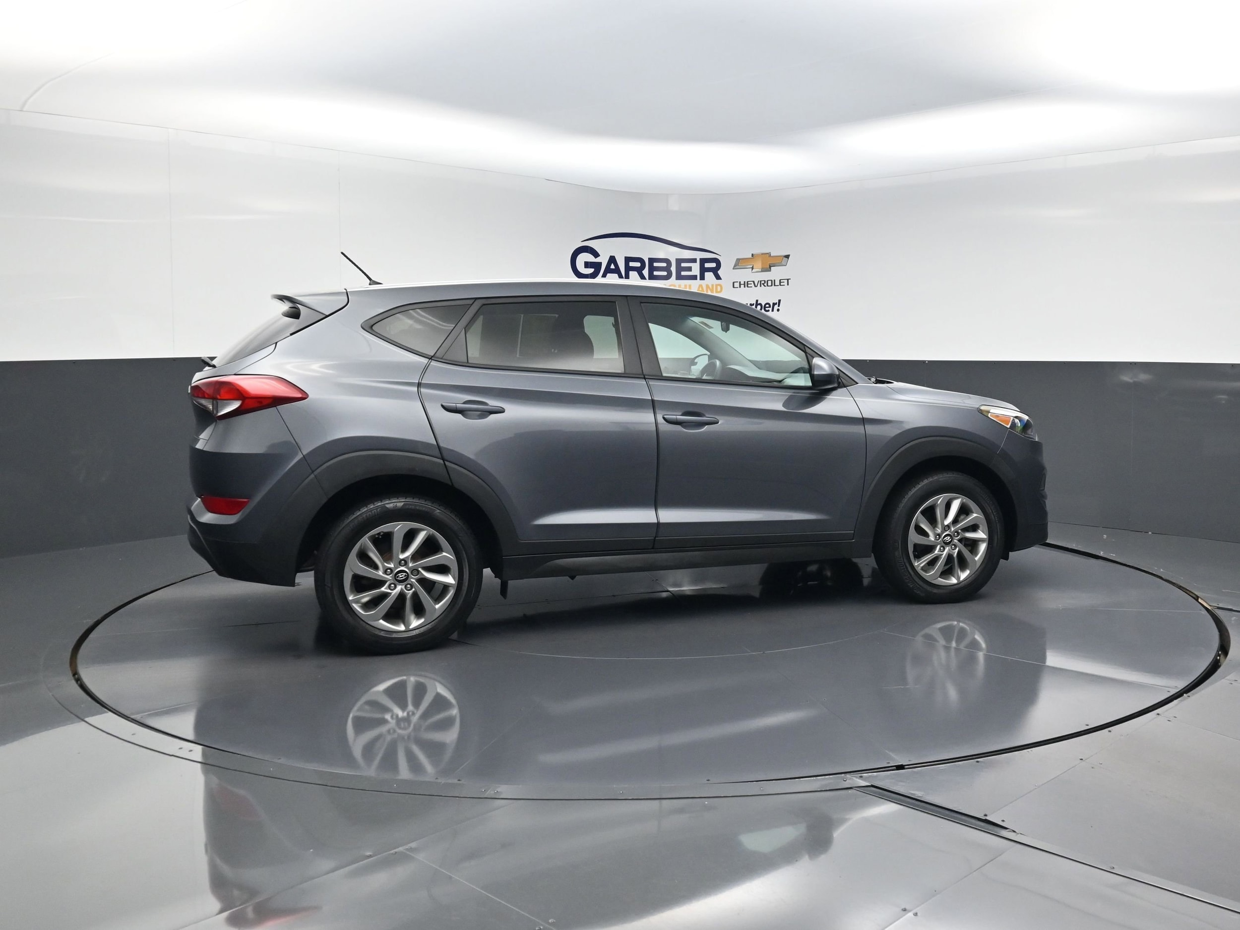 Used 2018 Hyundai Tucson SE with VIN KM8J23A48JU679393 for sale in Highland, IN
