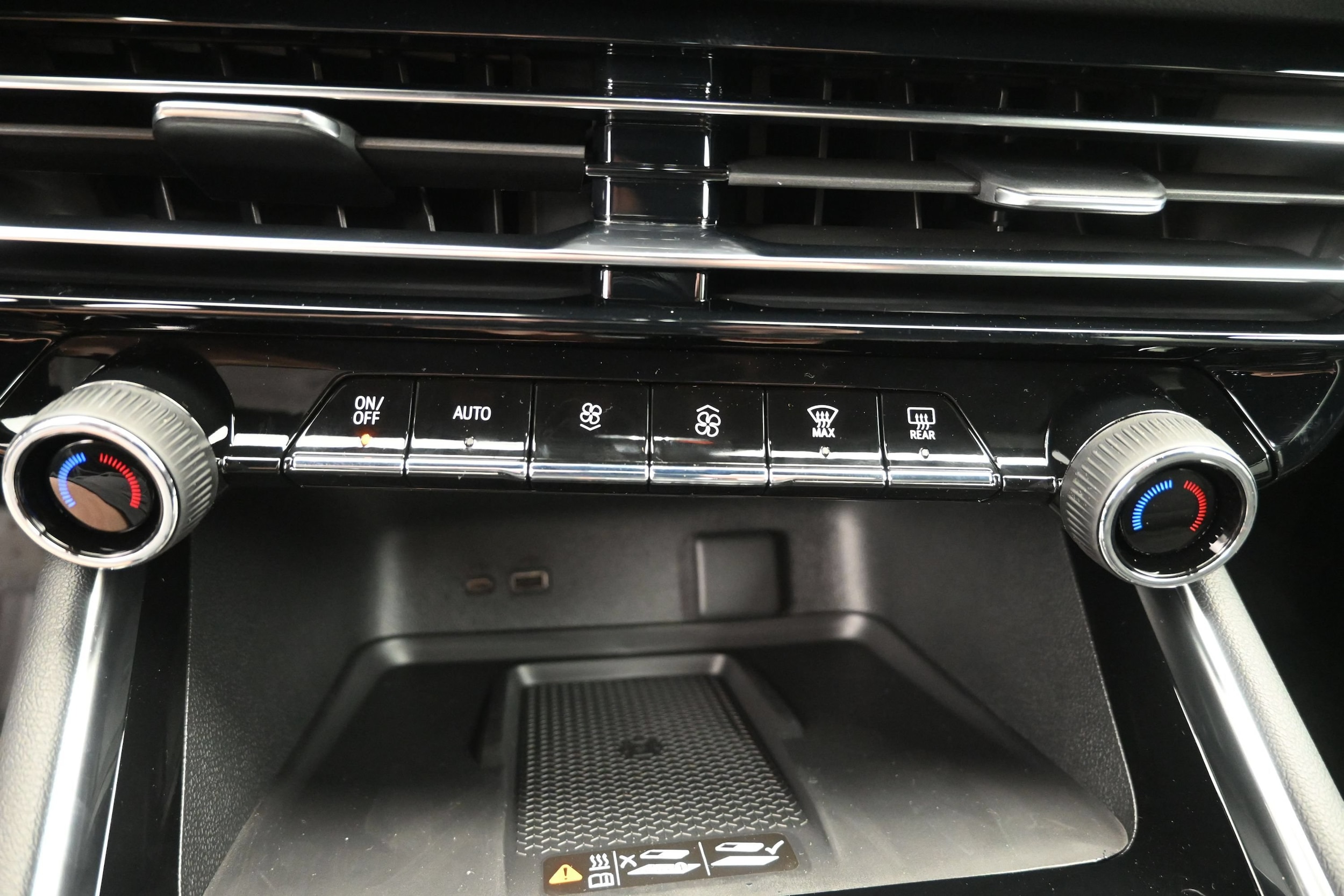 2027 Chevrolet Traverse LT - Photo 39