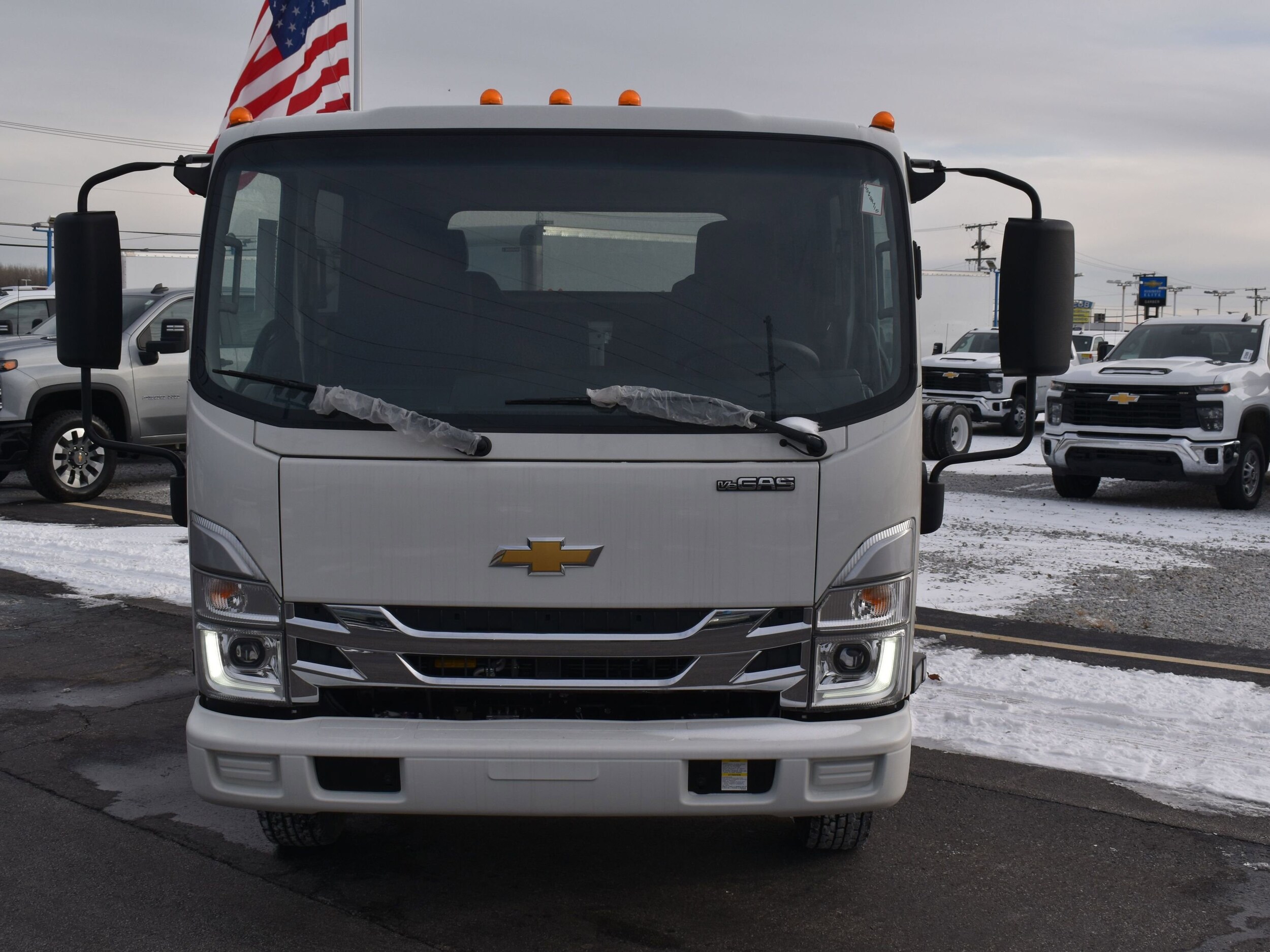 2025 Chevrolet Silverado 4500HD photo 2