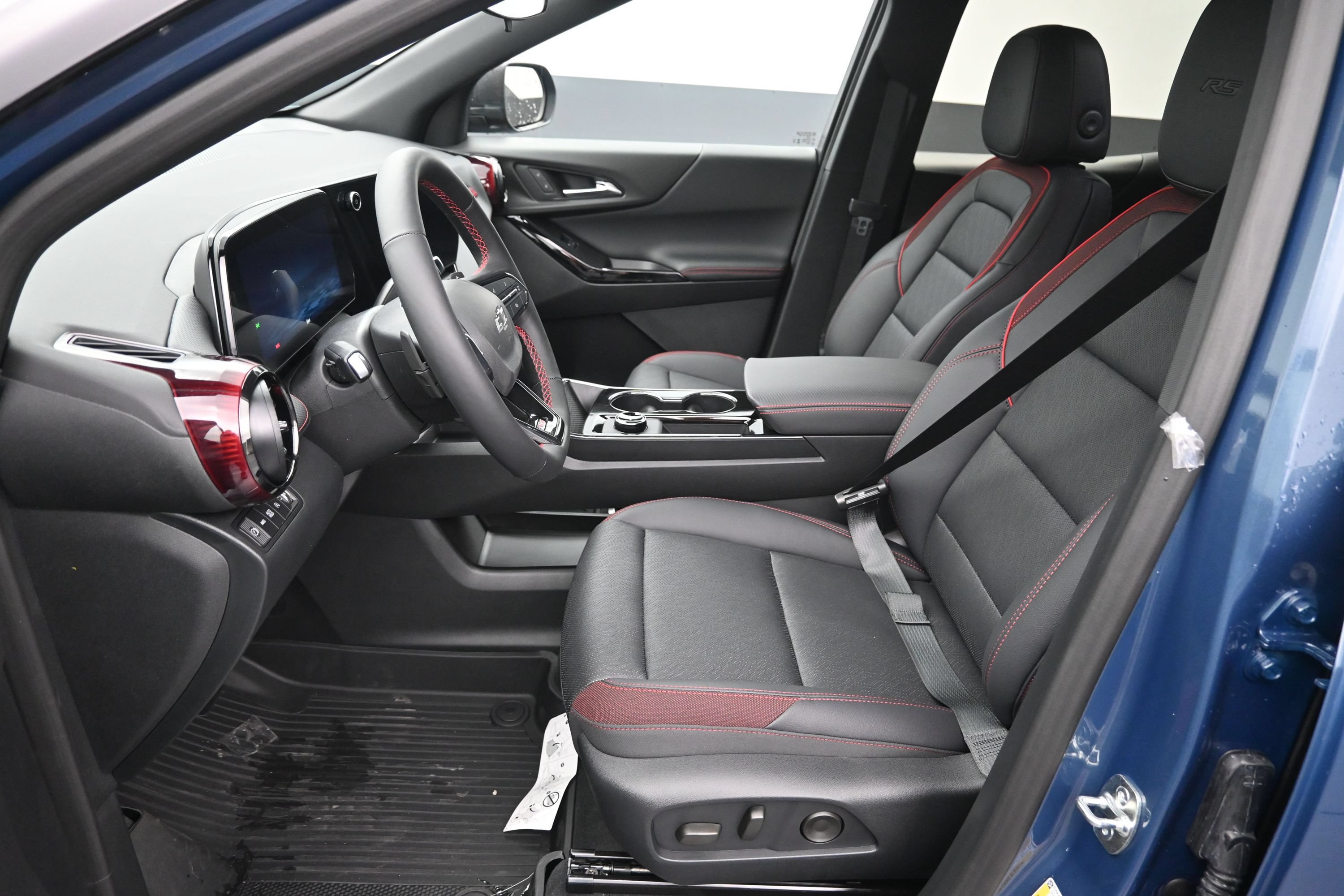 2027 Chevrolet Equinox RS - Photo 20