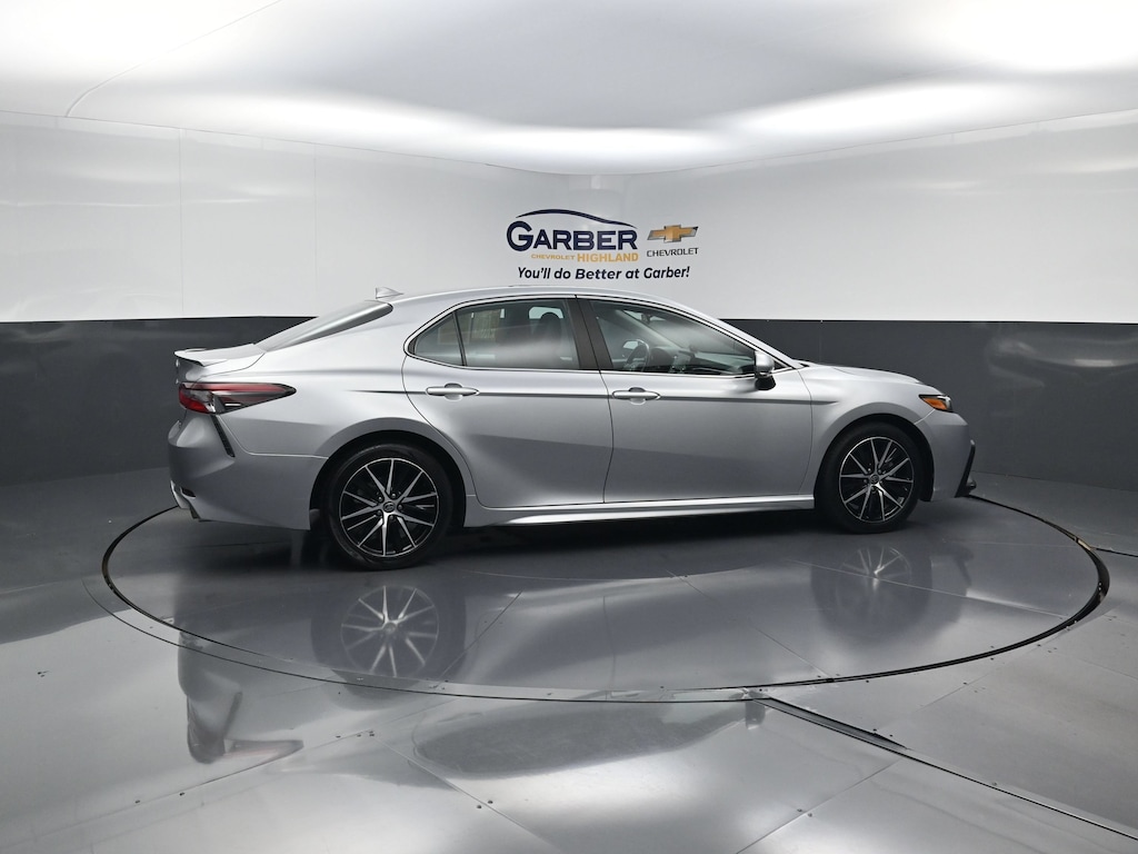 Used 2022 Toyota Camry SE Sedan