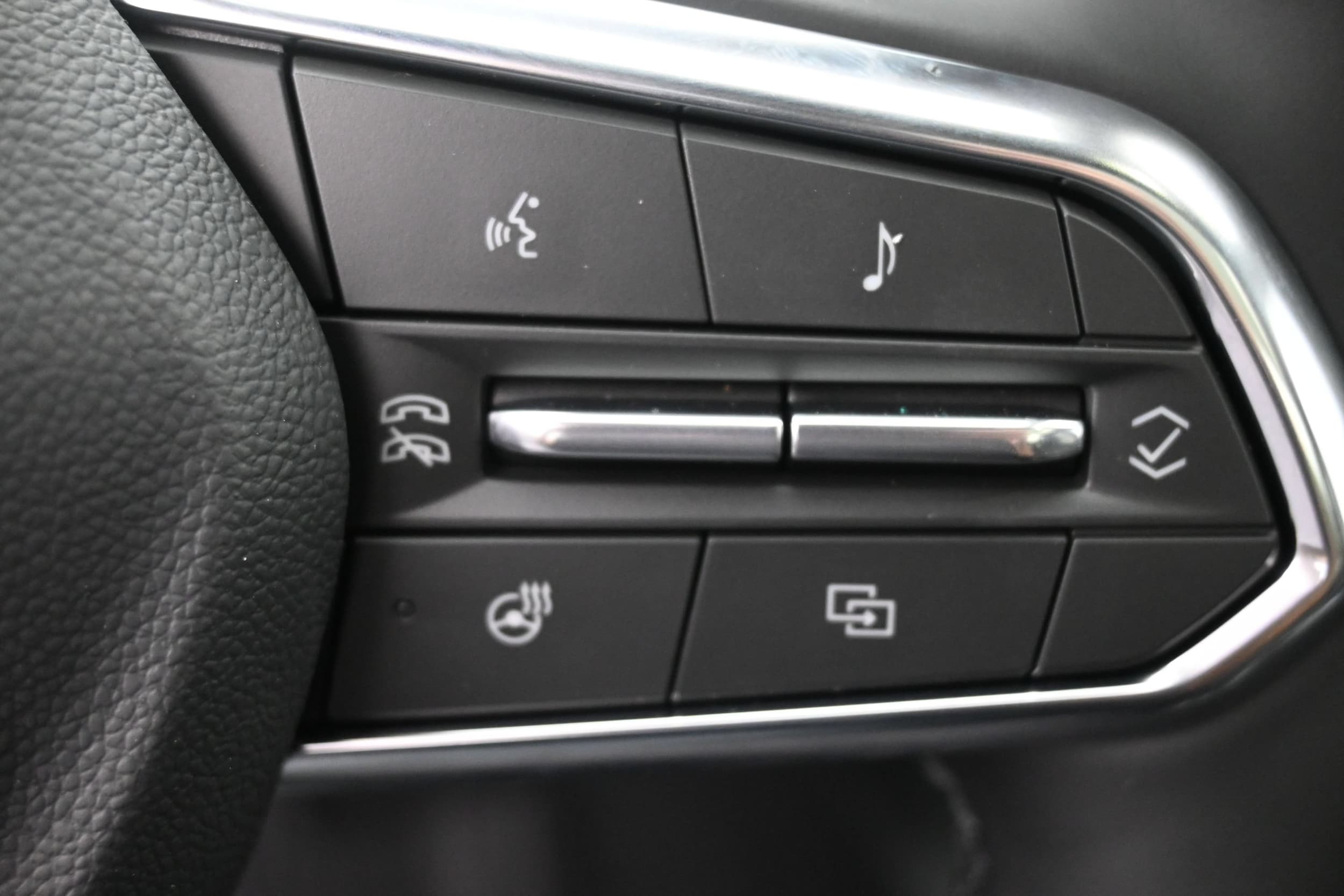 2027 Chevrolet Equinox LT - Photo 29