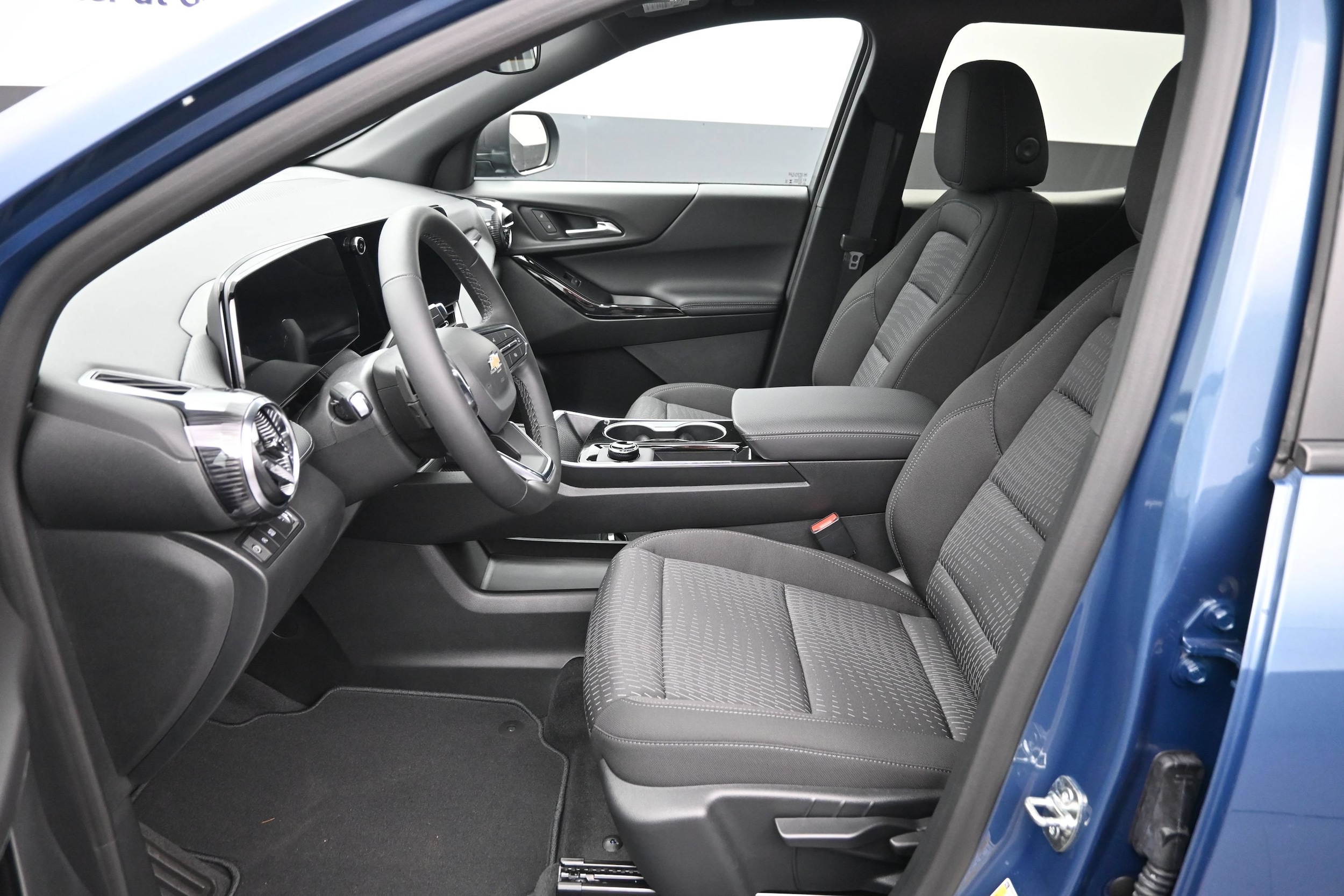 2027 Chevrolet Equinox LT - Photo 20