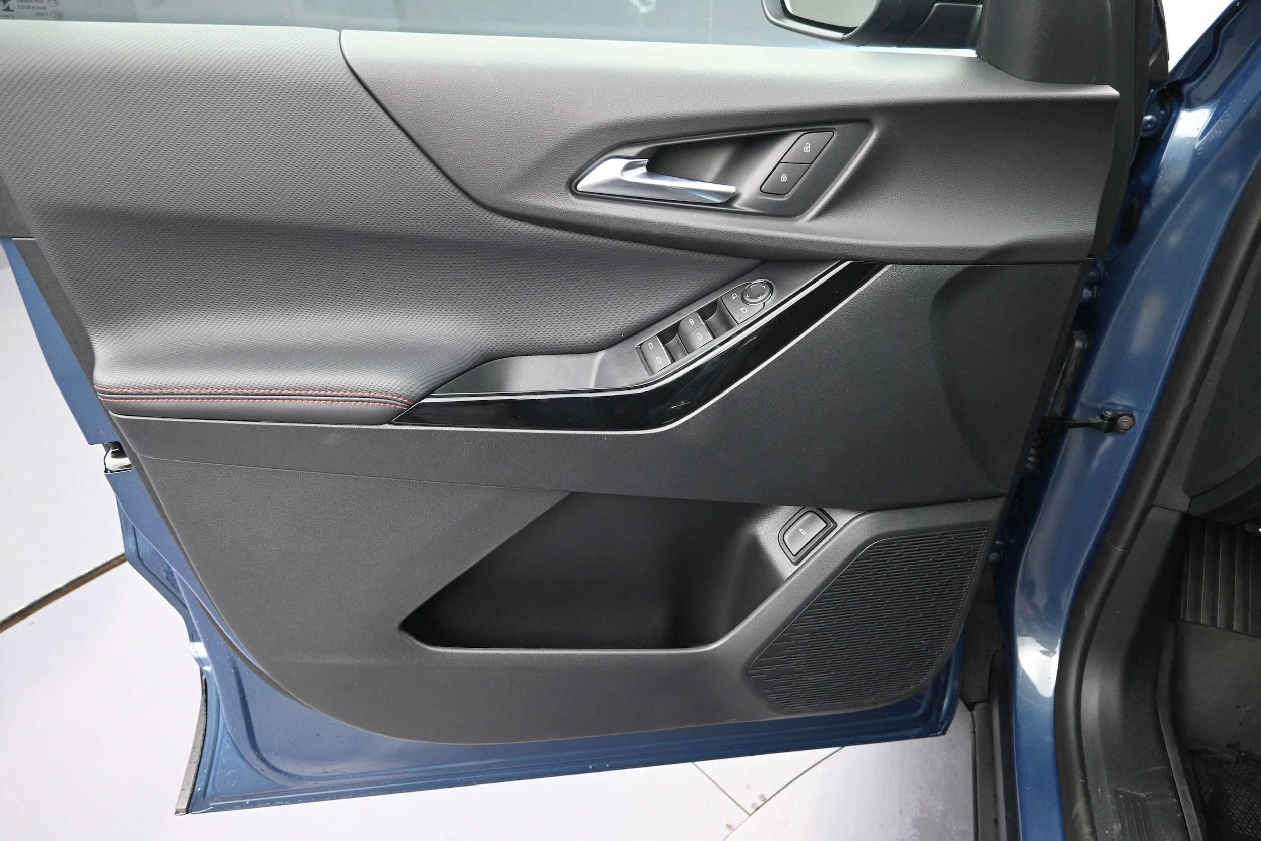2027 Chevrolet Equinox RS - Photo 23