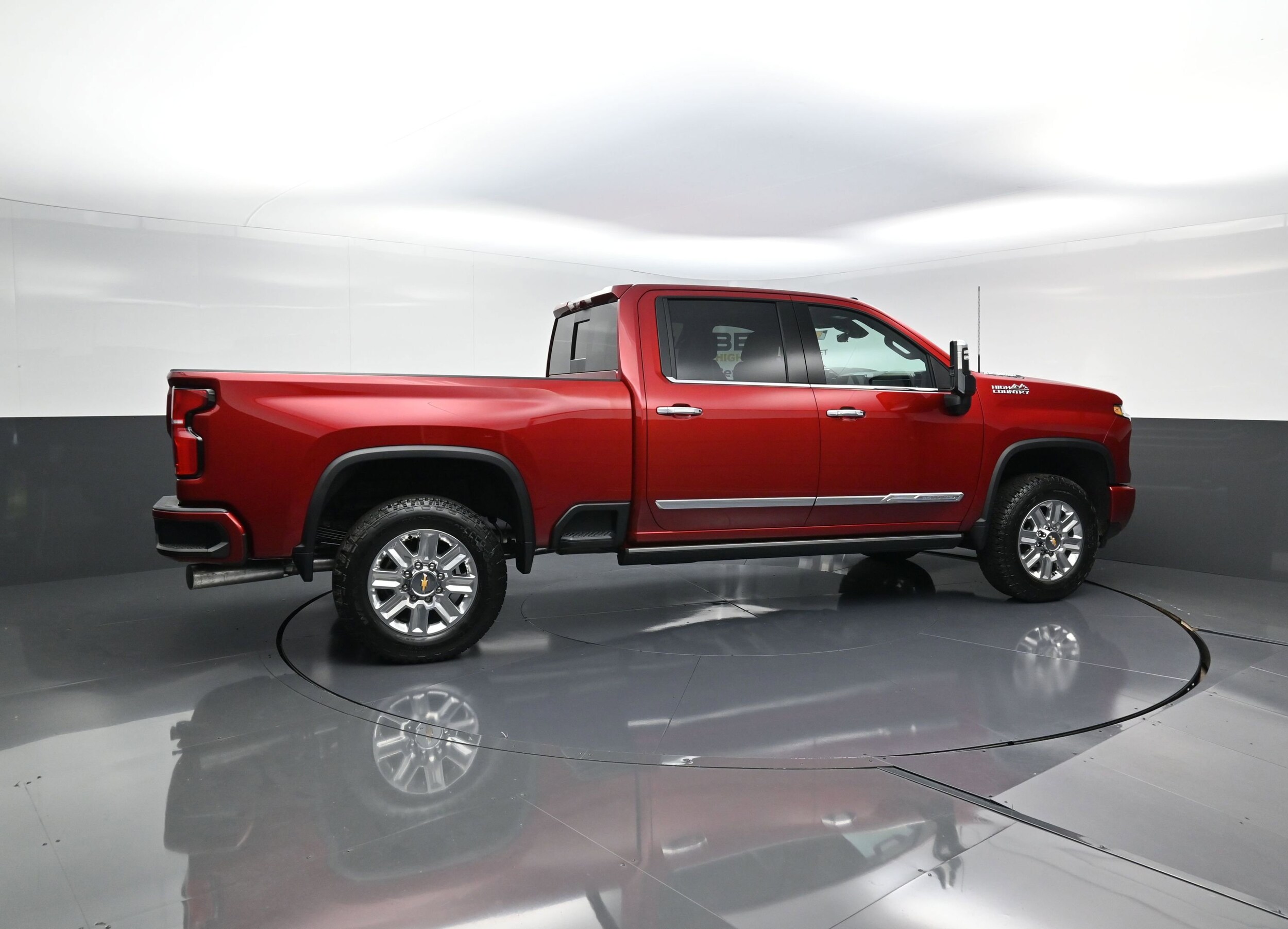 2025 Chevrolet Silverado 2500HD High Country photo 2