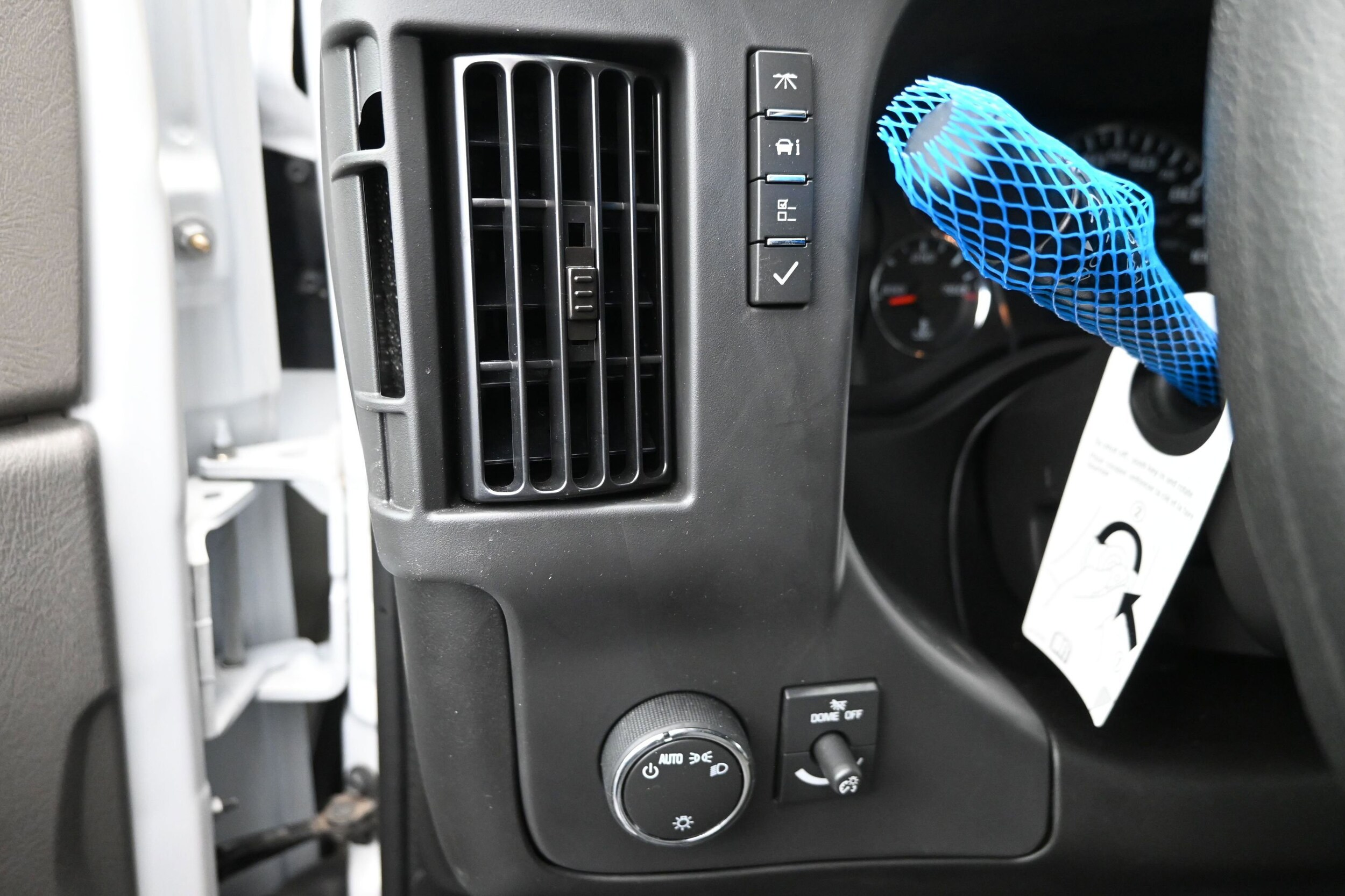 2025 Chevrolet Express Cargo Work Van - Photo 20