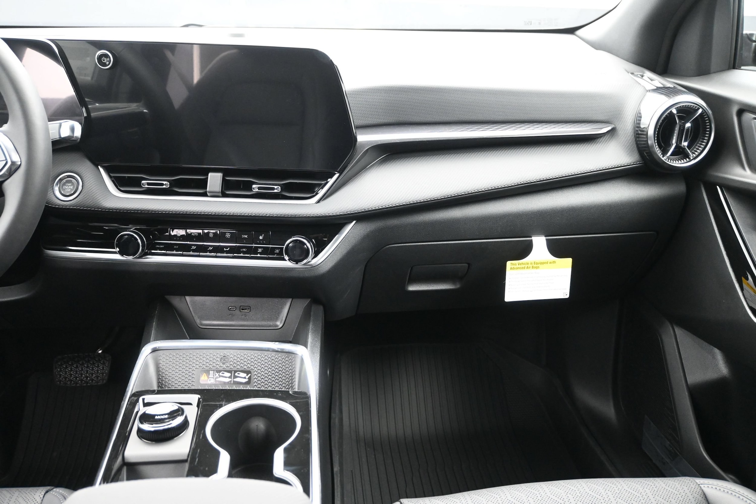 2027 Chevrolet Equinox LT - Photo 18