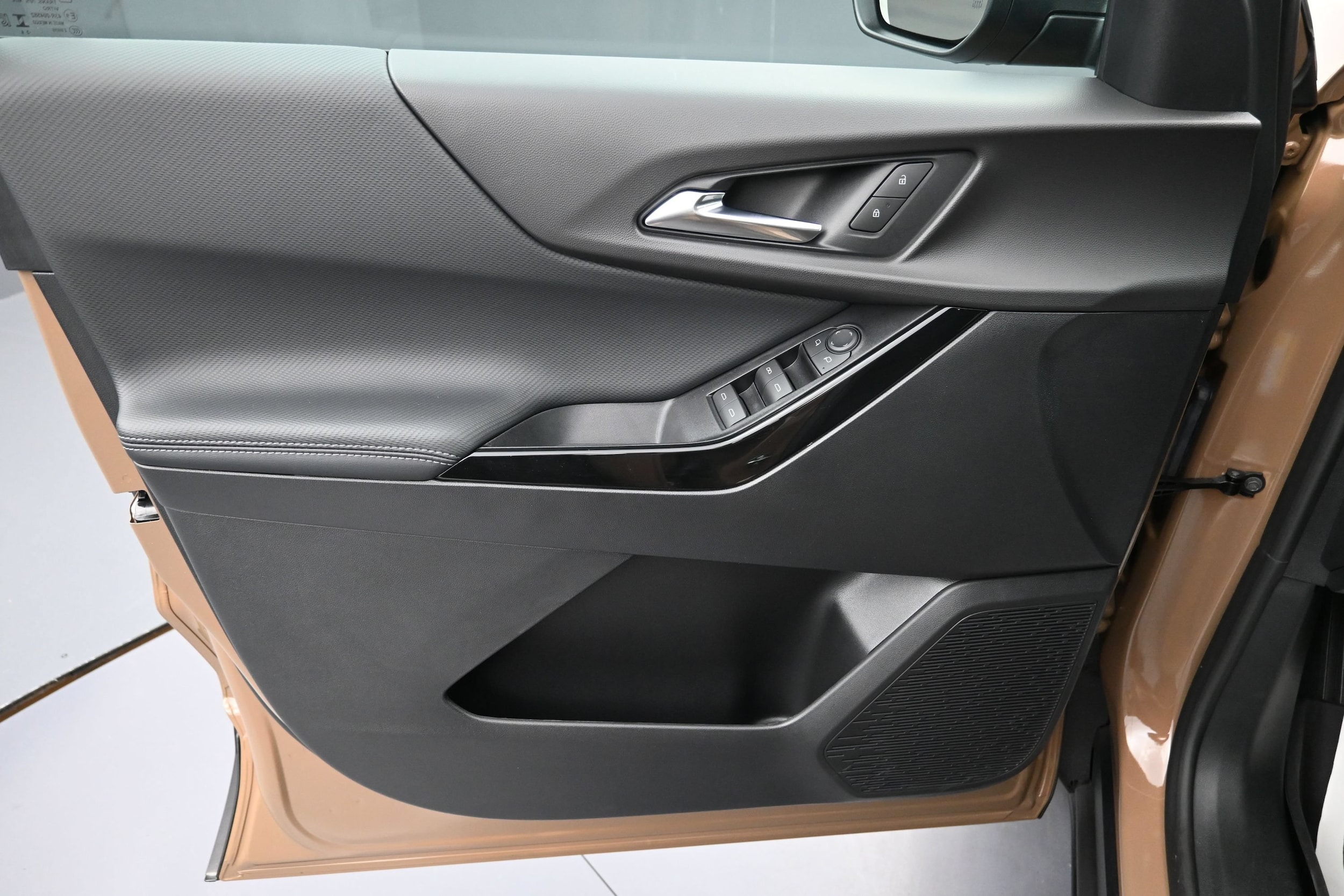 2027 Chevrolet Equinox LT - Photo 22