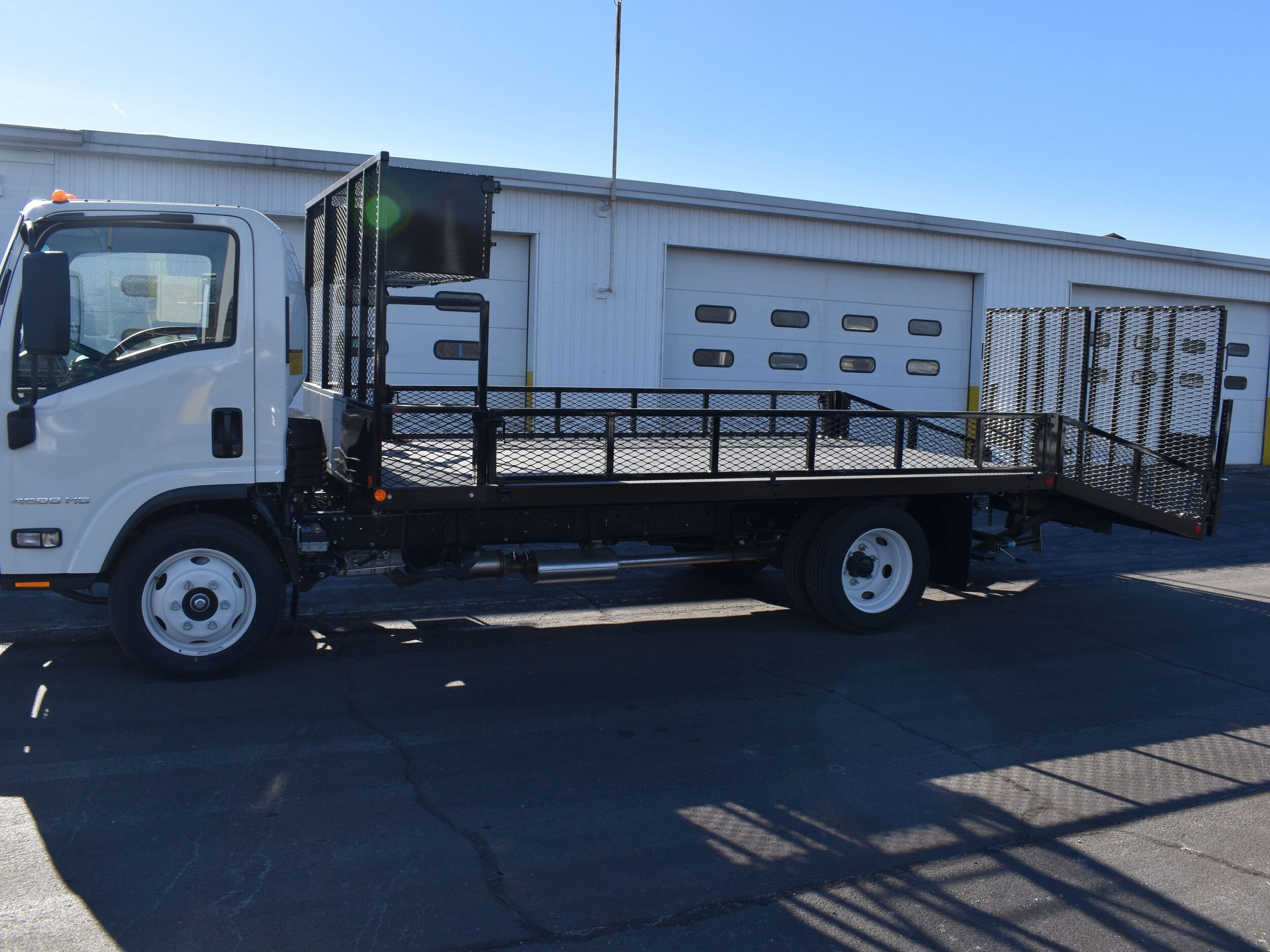 2025 Chevrolet Silverado 4500HD photo 4