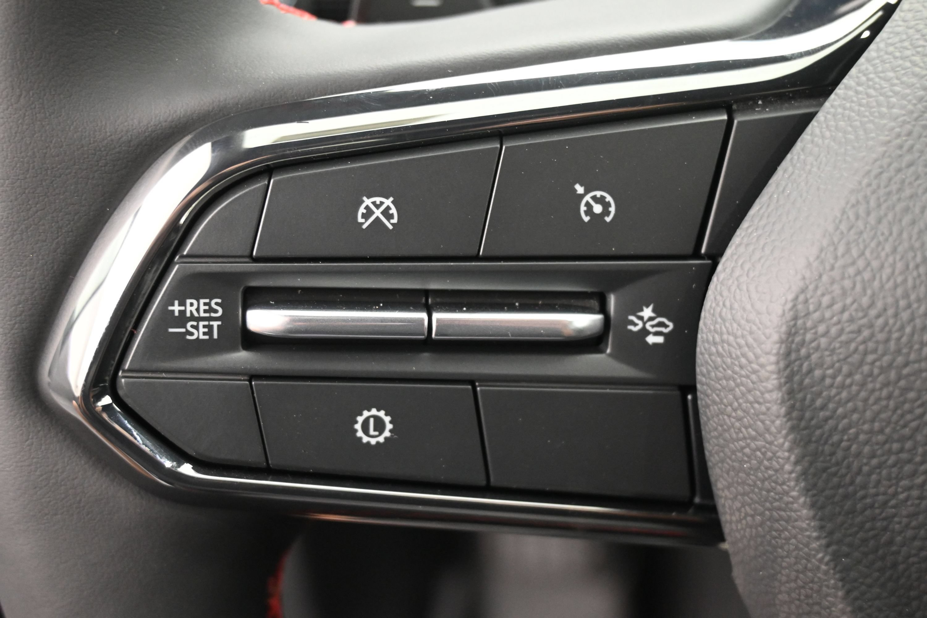 2027 Chevrolet Equinox RS - Photo 28