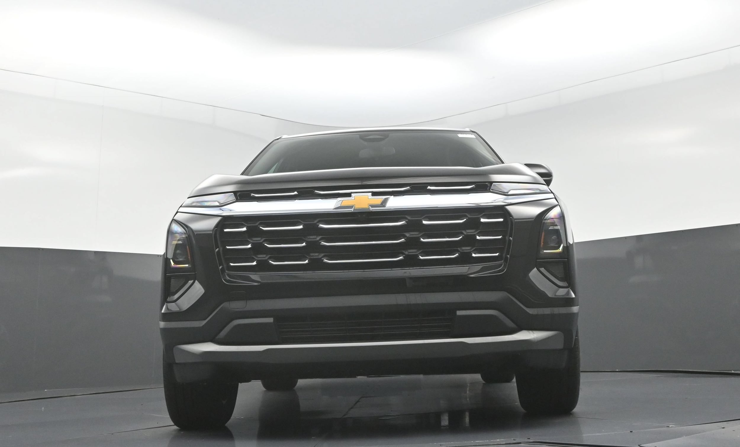 2027 Chevrolet Equinox LT - Photo 10