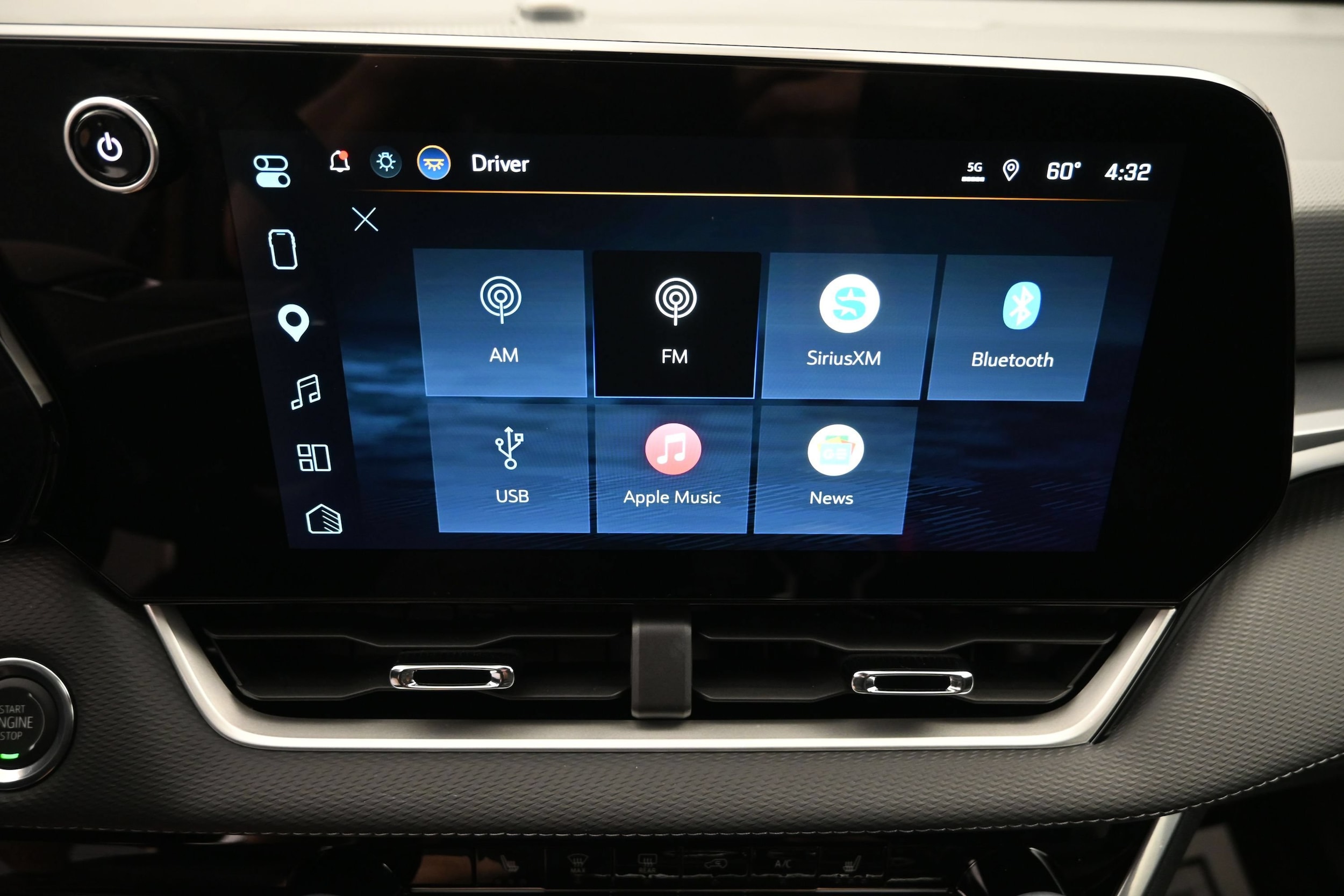 2027 Chevrolet Equinox LT - Photo 32