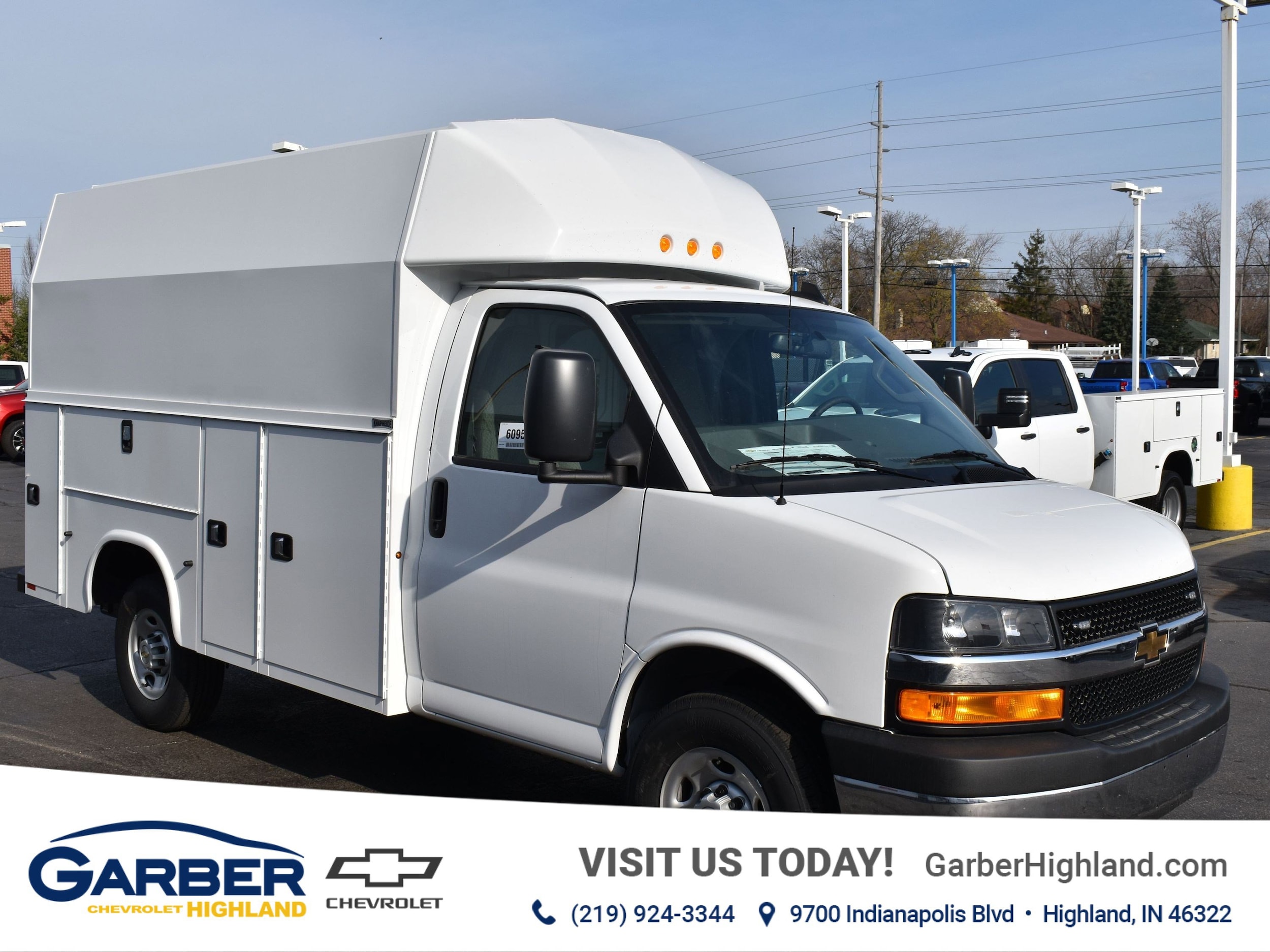 2025 Chevrolet Express Cutaway Base's photo