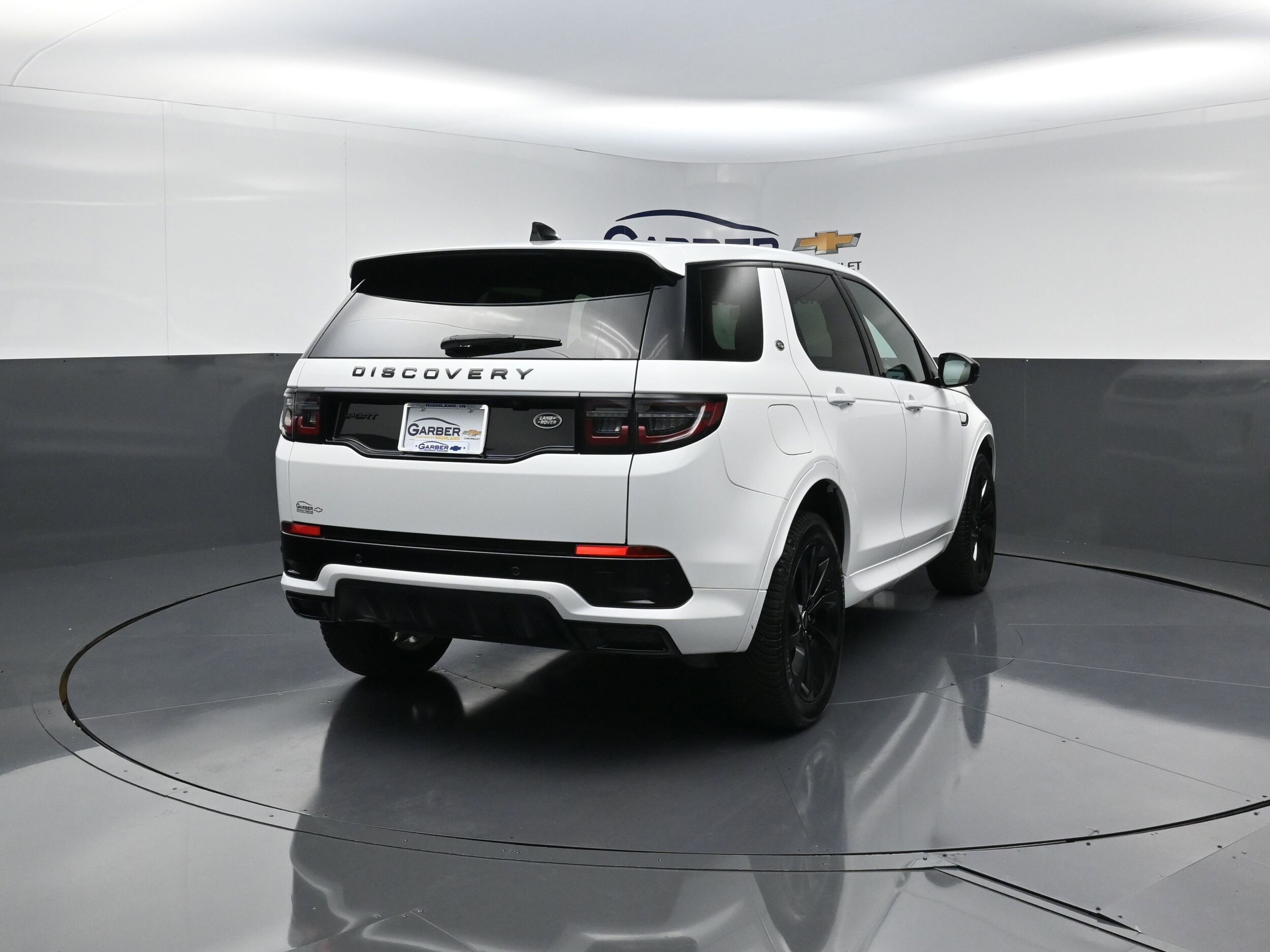 2023 Land Rover Discovery Sport S R-Dynamic photo 3