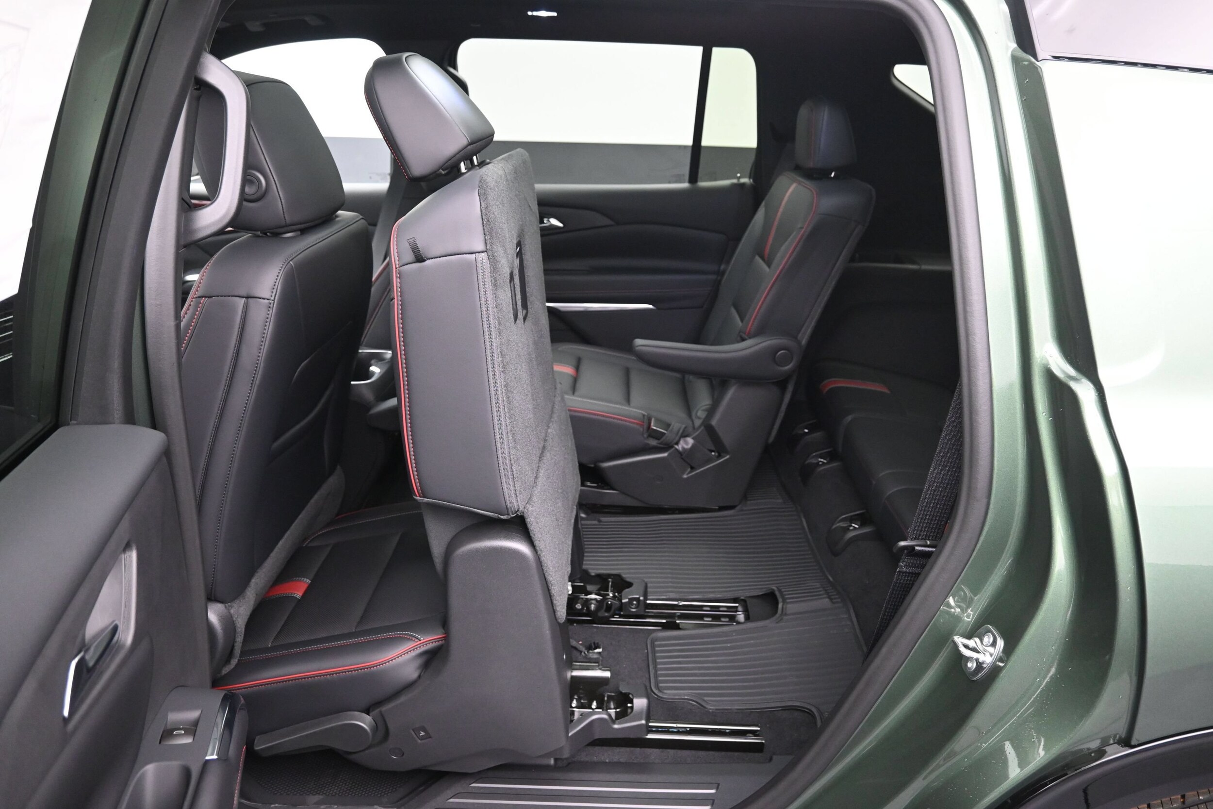 2027 Chevrolet Traverse RS - Photo 60