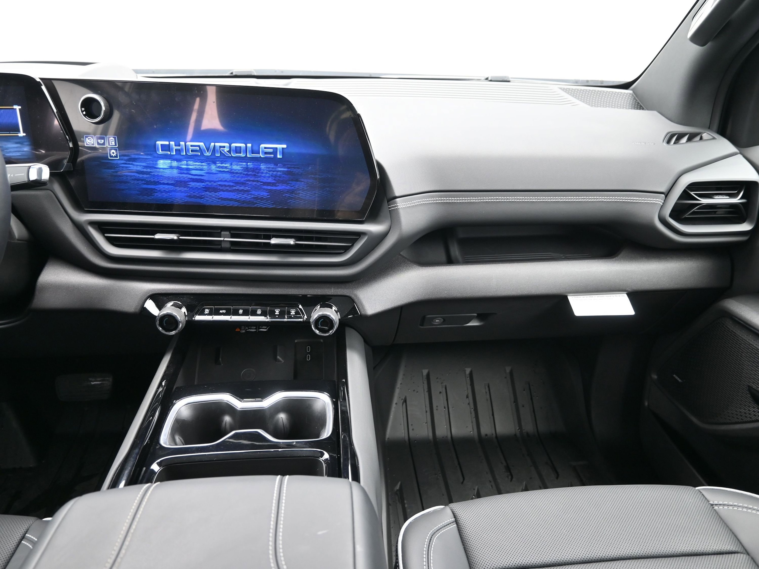2026 Chevrolet Silverado EV LT - Photo 18