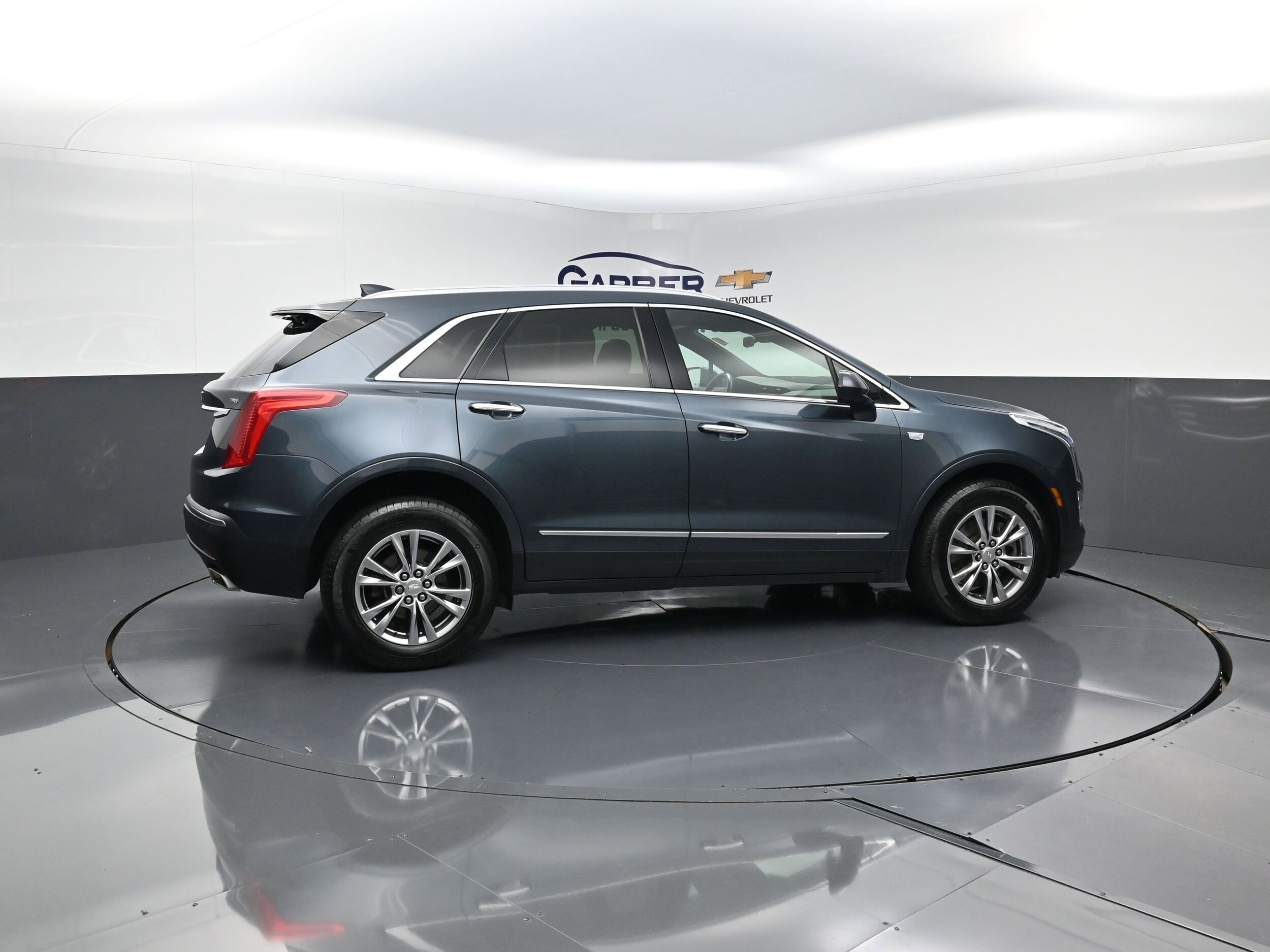 2019 Cadillac XT5 Luxury photo 2