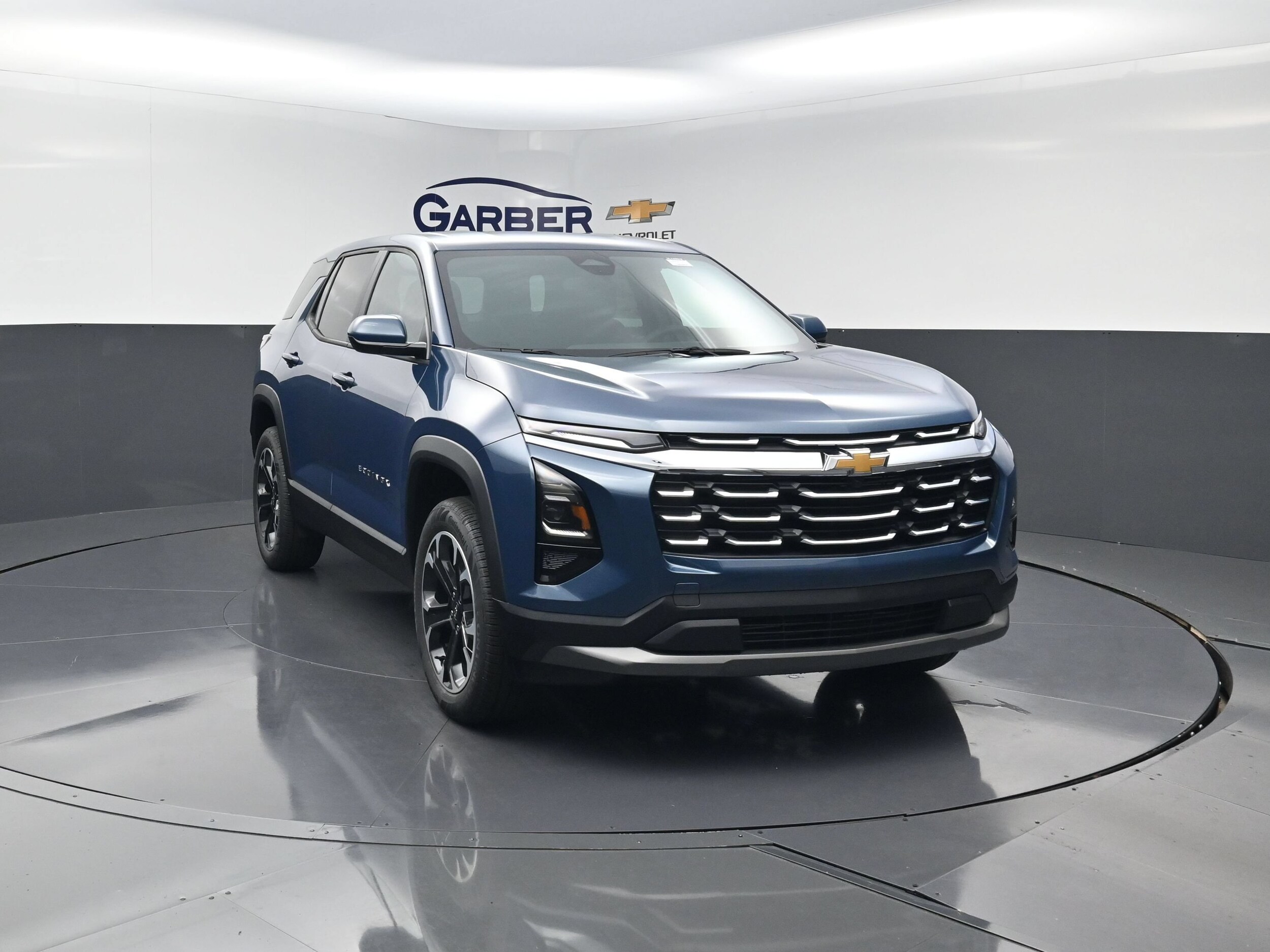 2027 Chevrolet Equinox LT - Photo 8