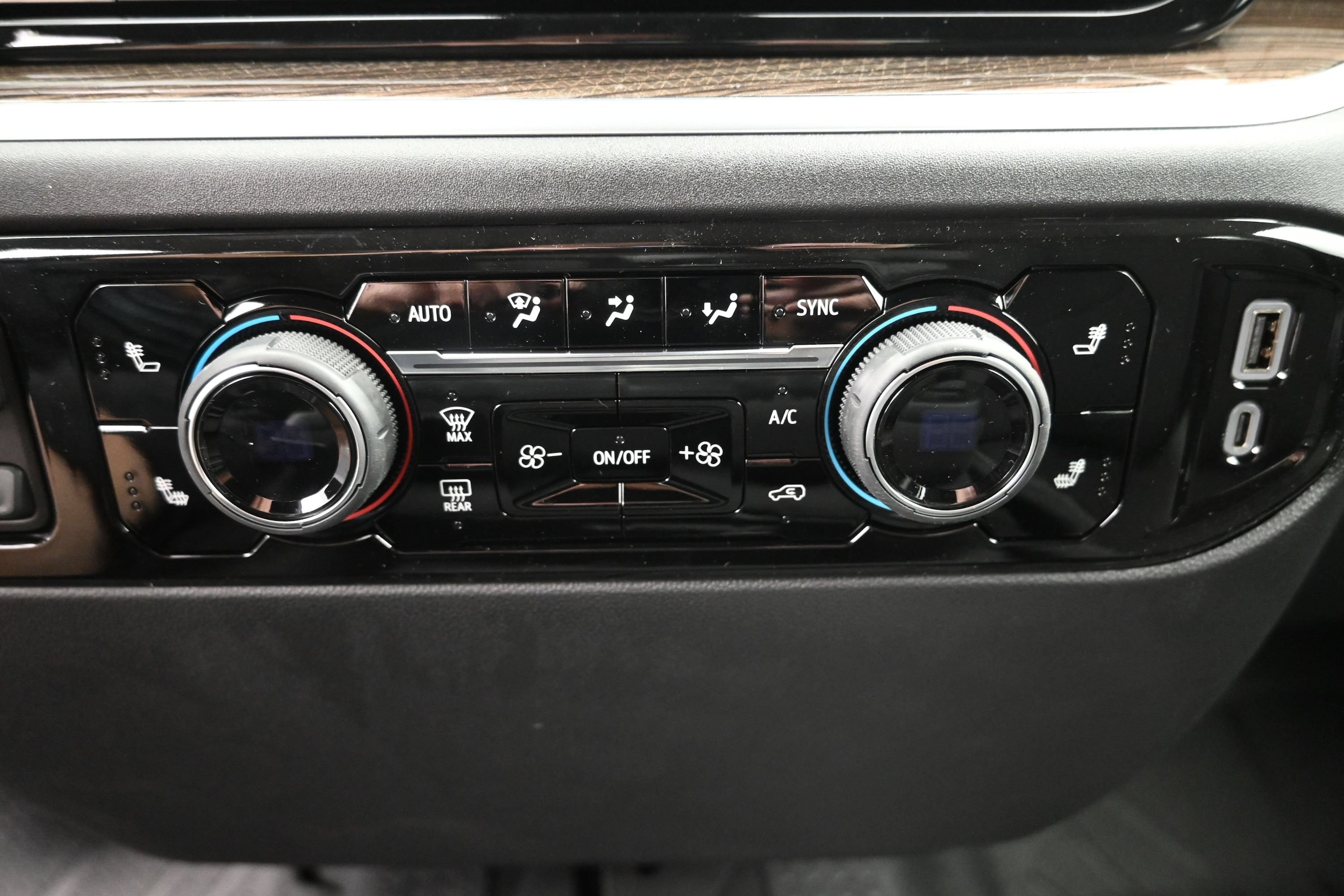 2026 Chevrolet Silverado 1500 RST - Photo 39
