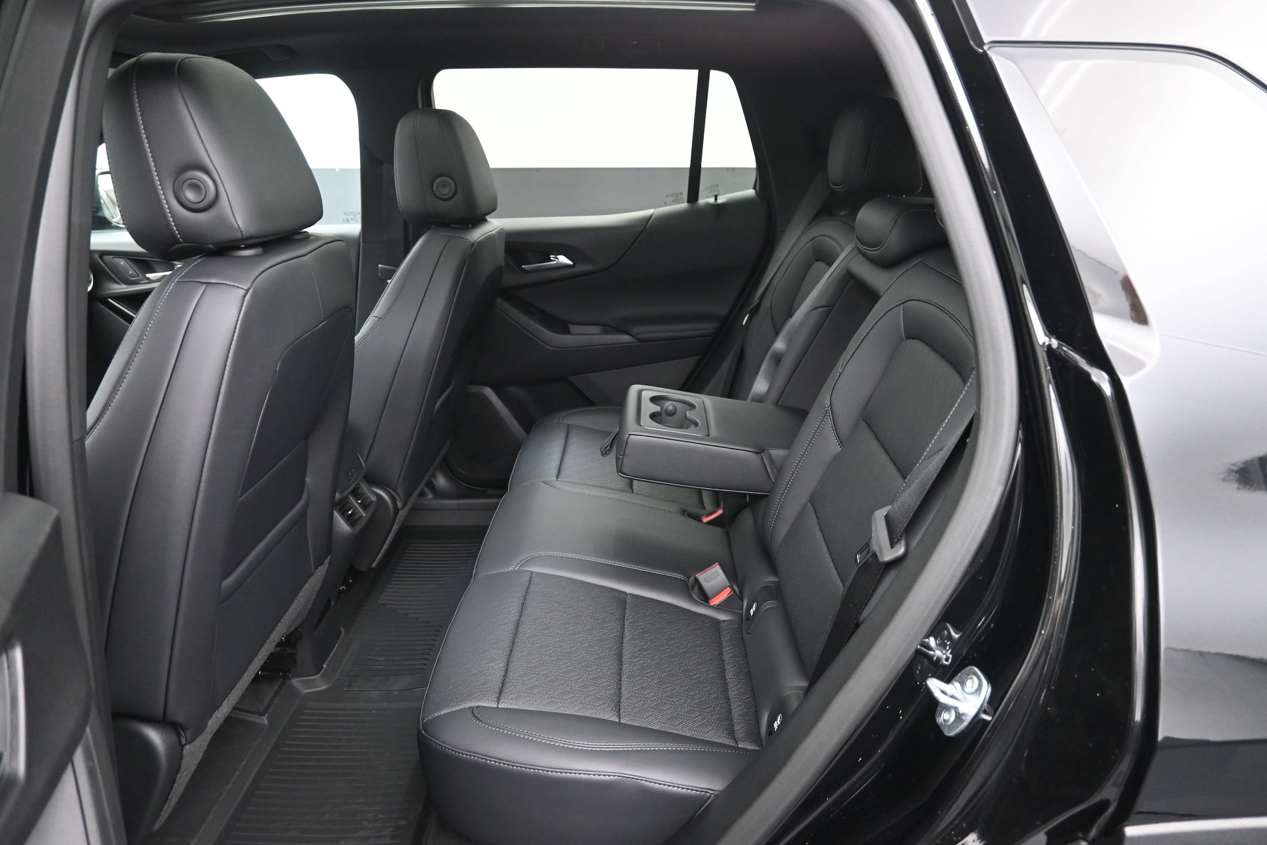 2027 Chevrolet Equinox LT - Photo 47