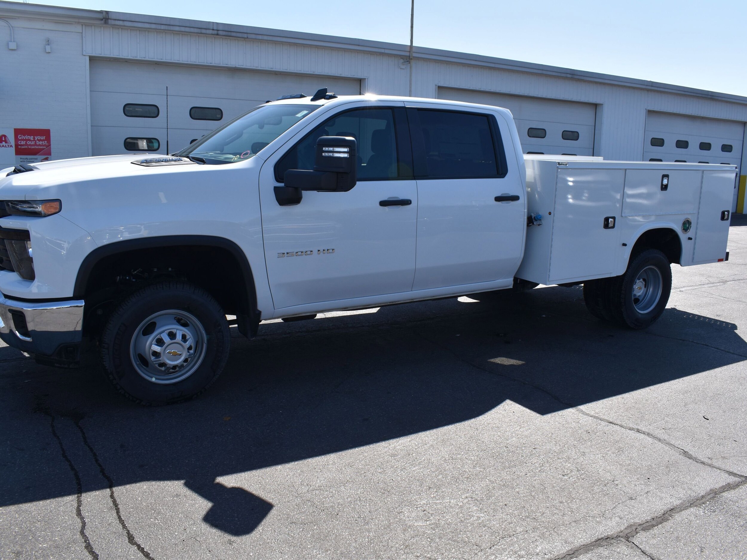2025 Chevrolet Silverado 3500HD Work Truck photo 4