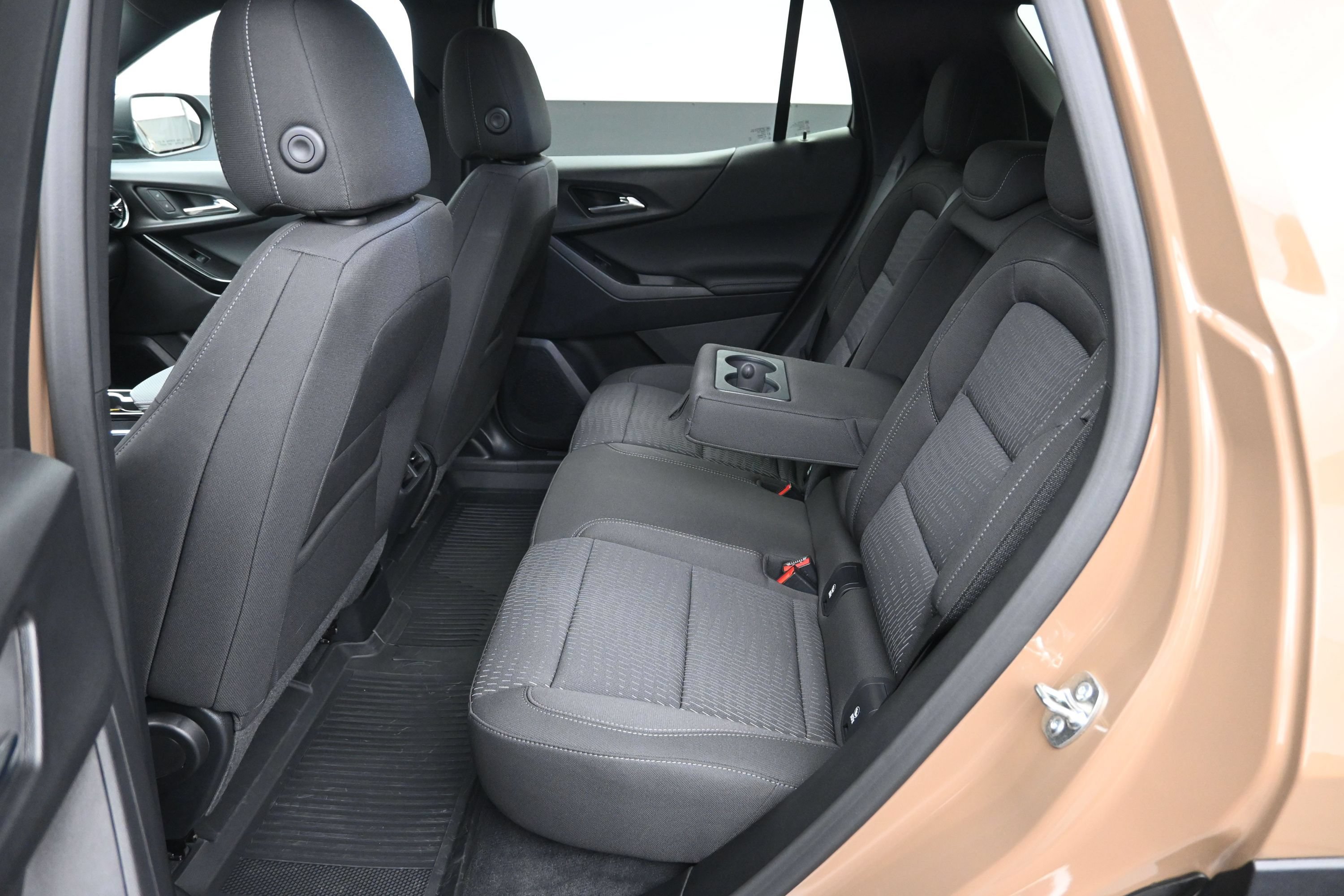 2027 Chevrolet Equinox LT - Photo 45