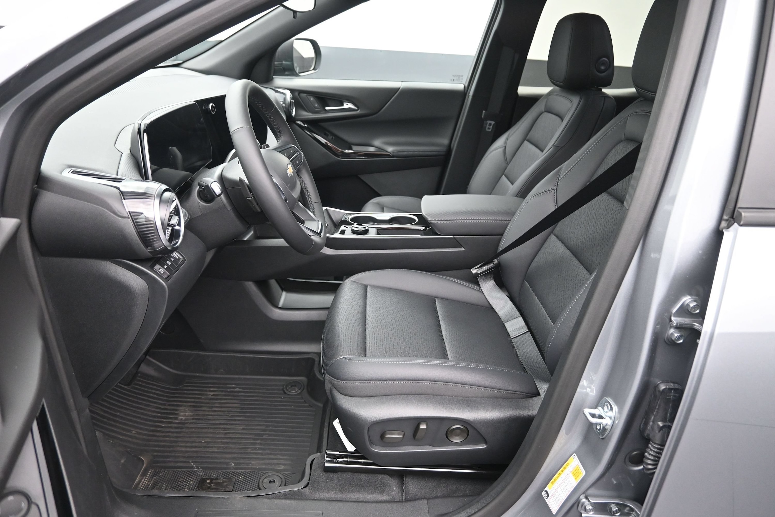 2027 Chevrolet Equinox LT - Photo 20