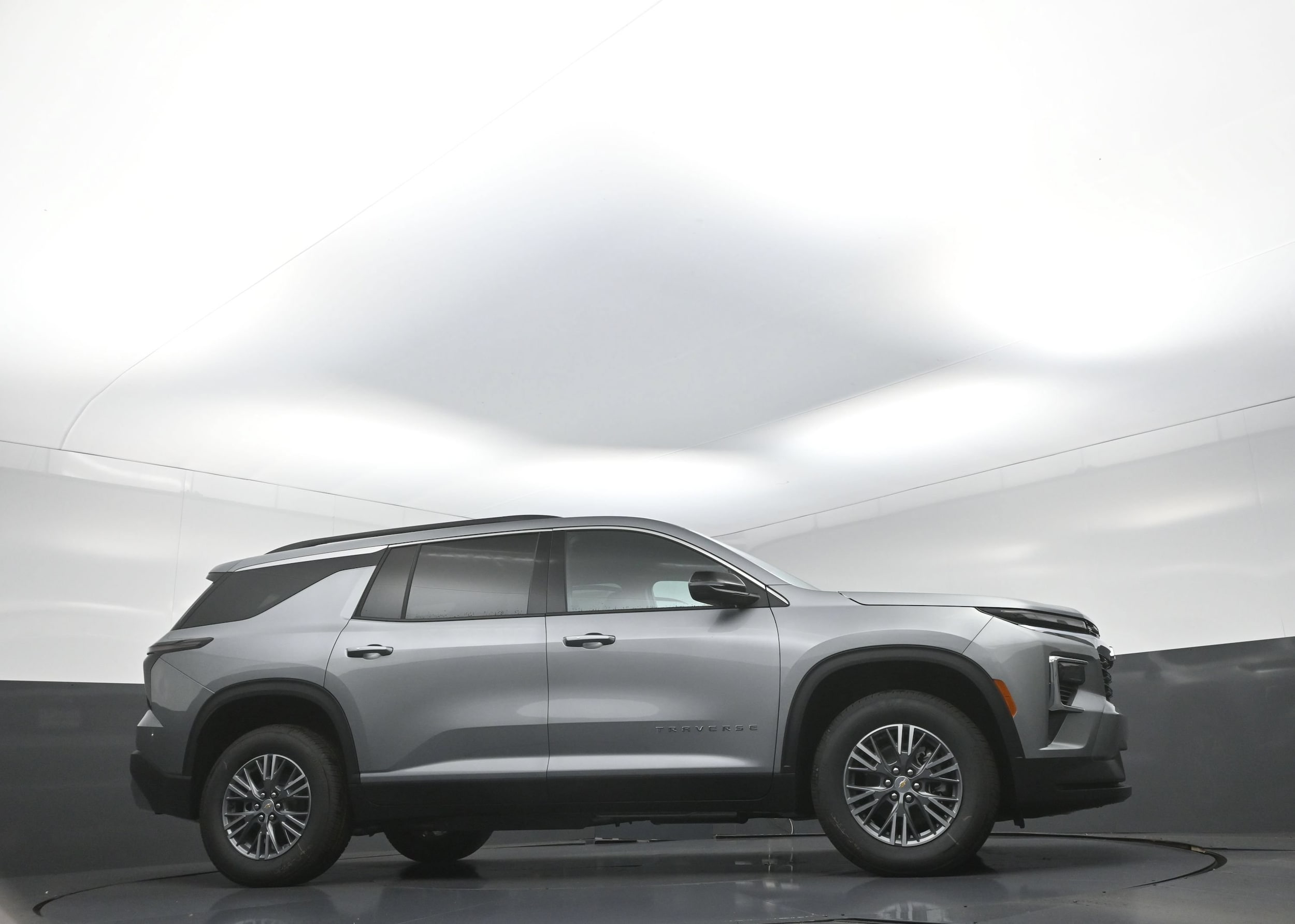 2027 Chevrolet Traverse LT - Photo 9