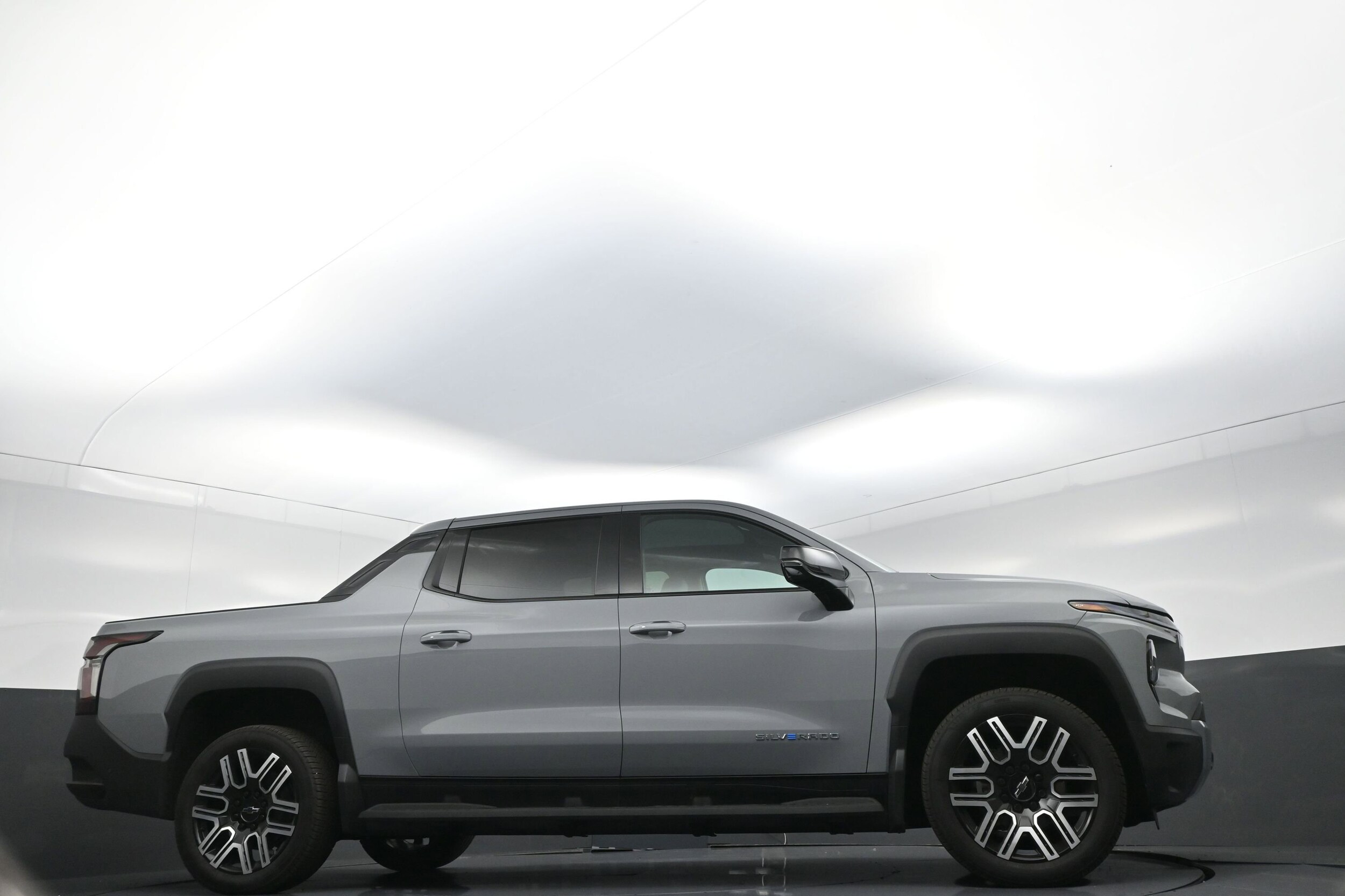 2026 Chevrolet Silverado EV LT - Photo 9