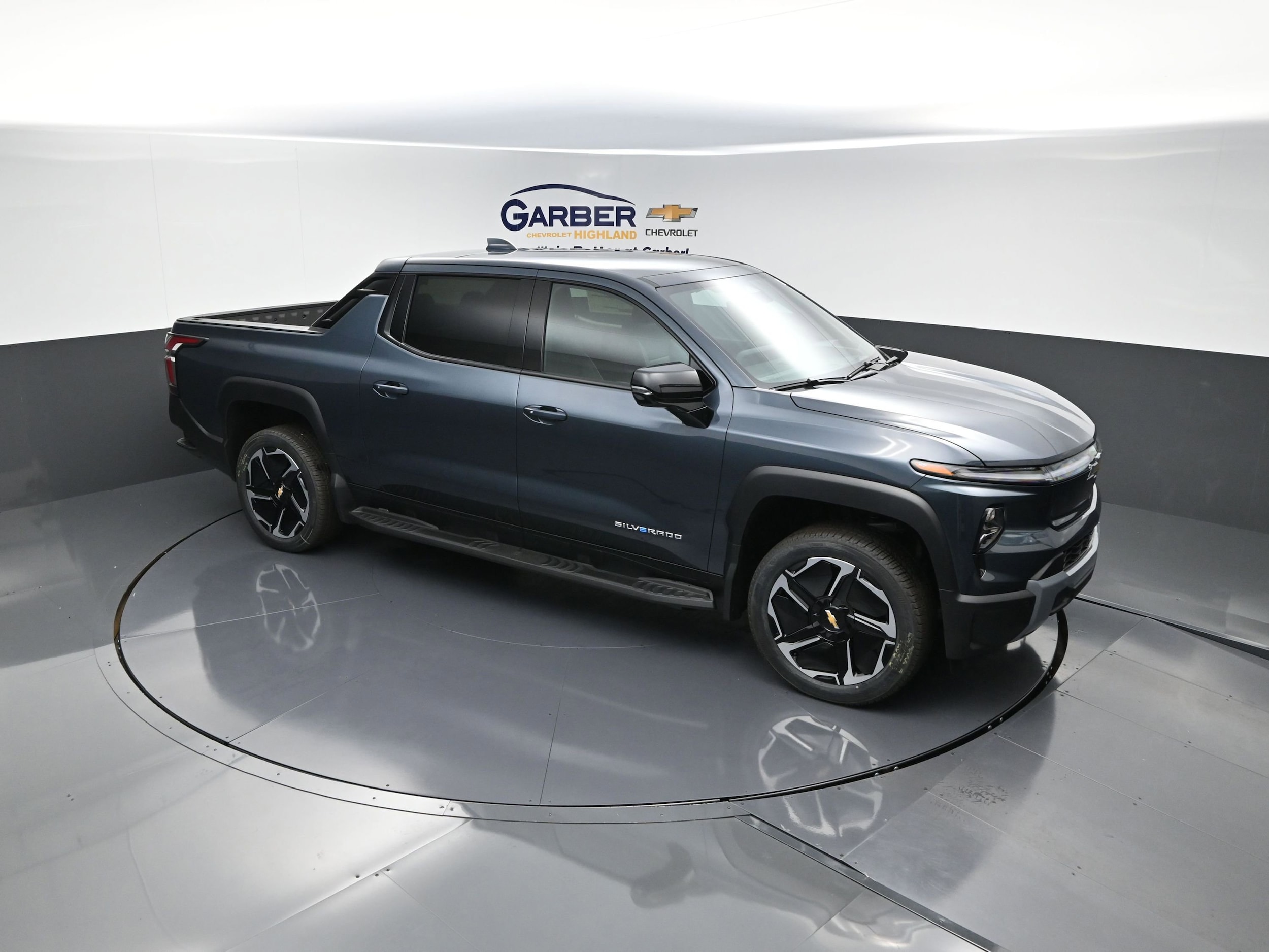 2026 Chevrolet Silverado EV LT's photo