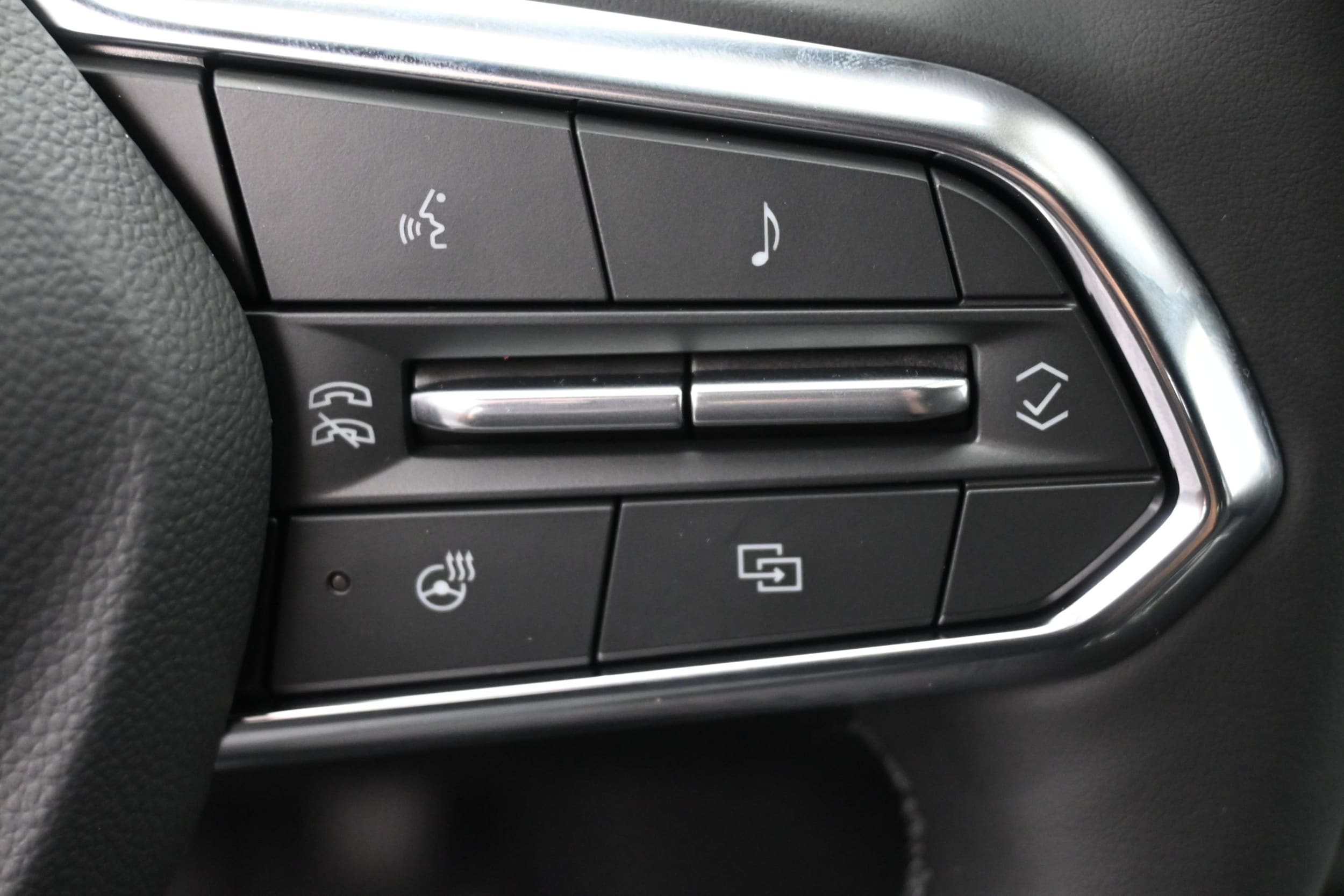 2027 Chevrolet Equinox LT - Photo 28