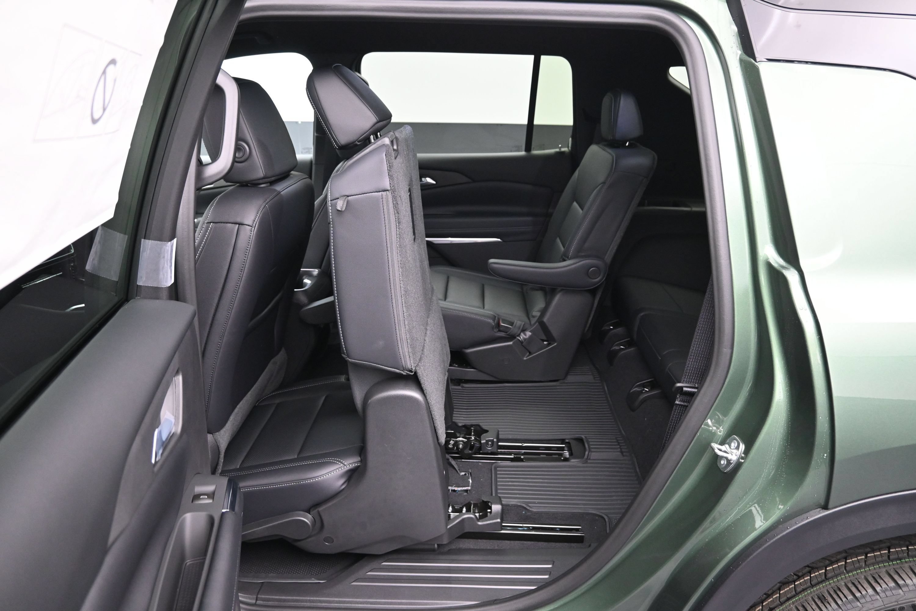2027 Chevrolet Traverse LT - Photo 48