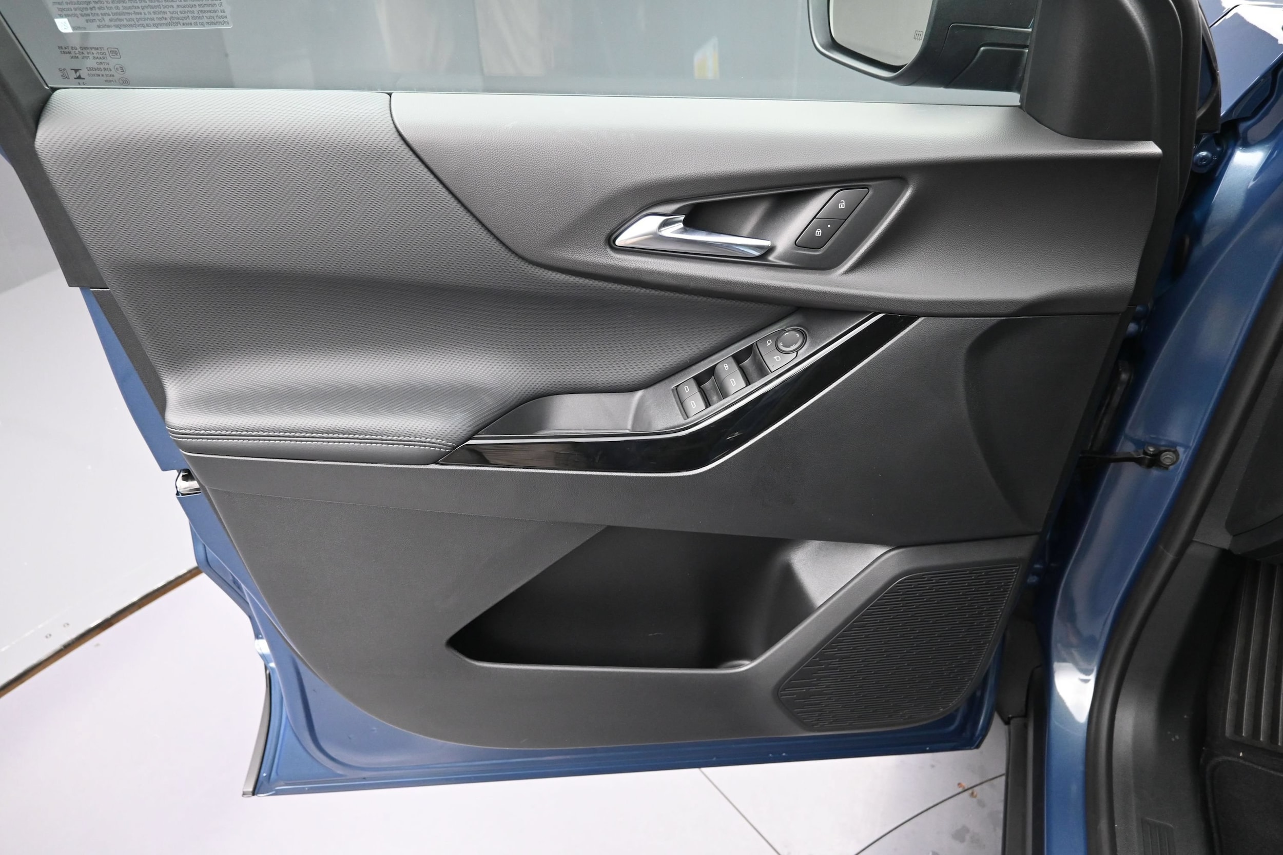 2027 Chevrolet Equinox LT - Photo 22