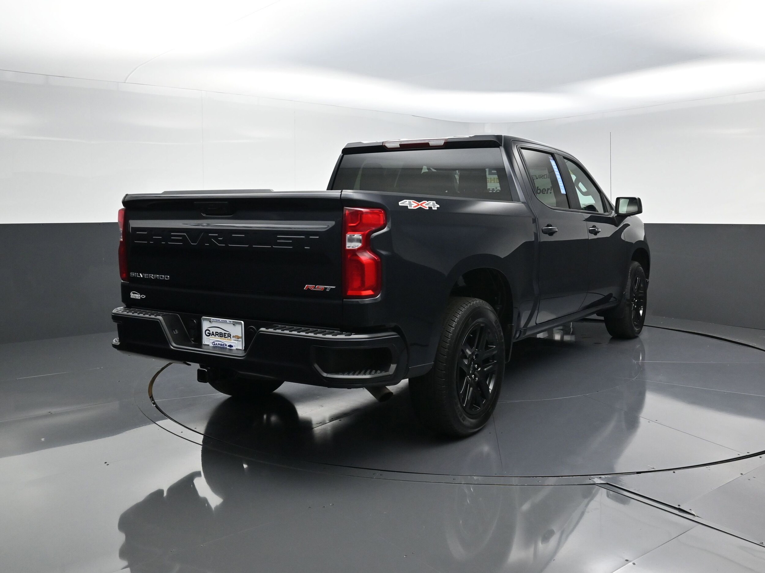 2023 Chevrolet Silverado 1500 RST photo 3